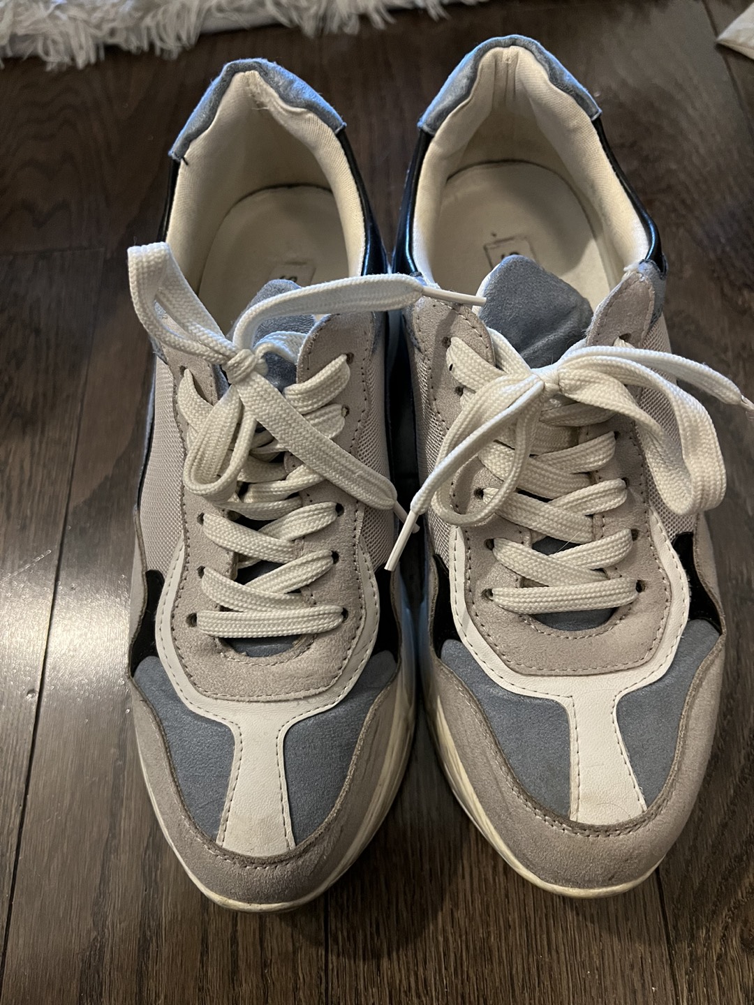 Steve Madden sneakers