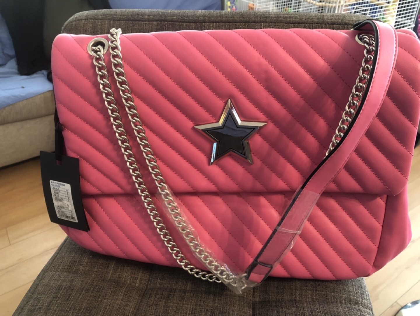 Brand New stylish Pink Purse thumbnail