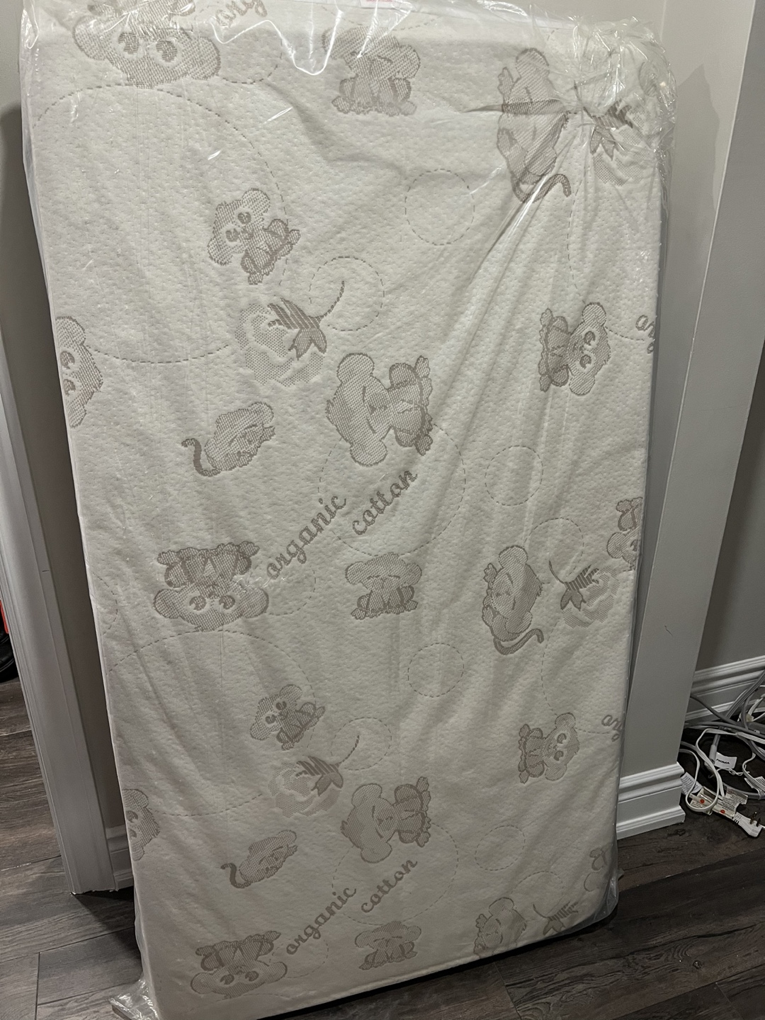 Simmons beauty organic crib mattress and protection