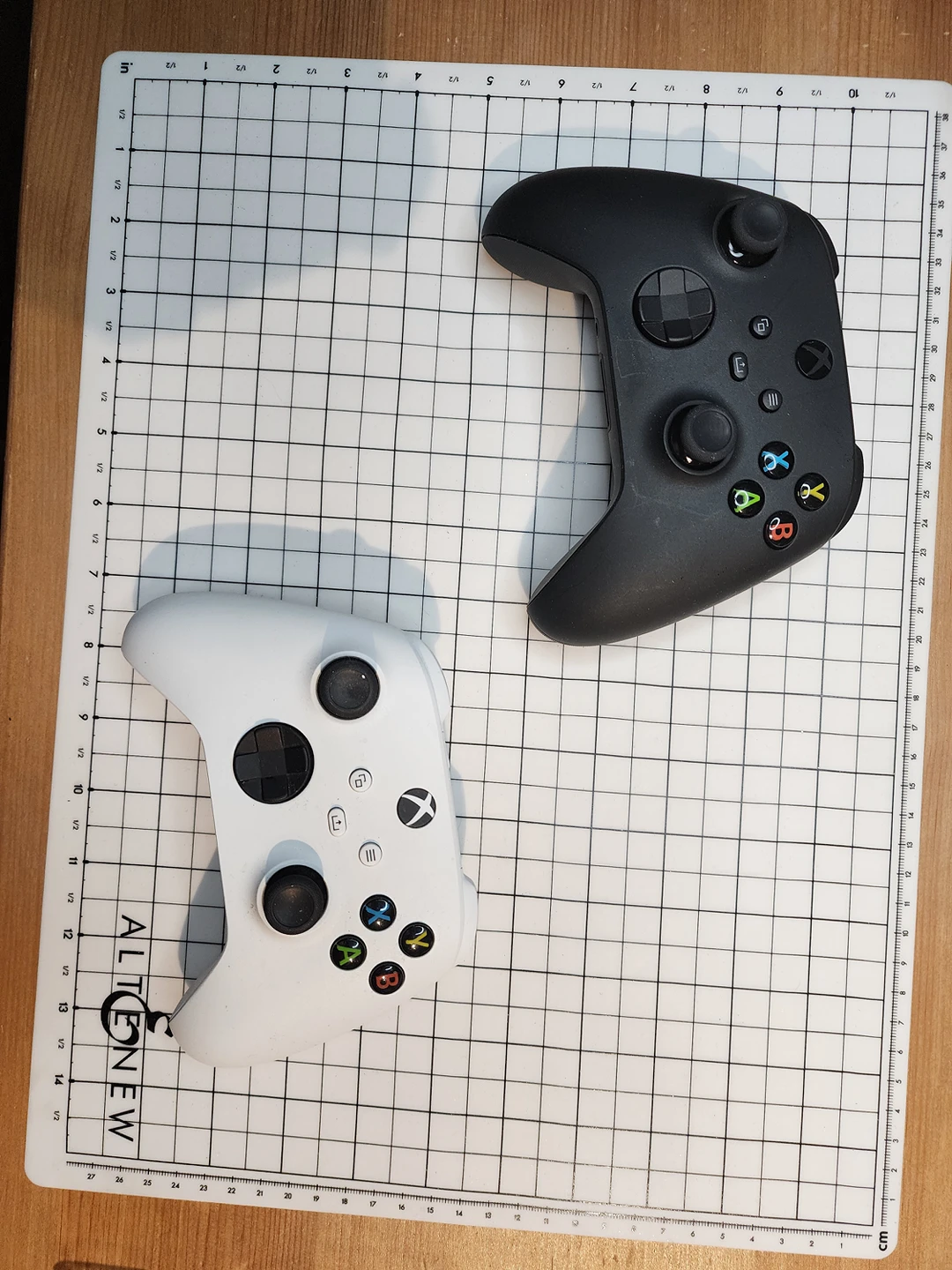 2 new Xbox controllers