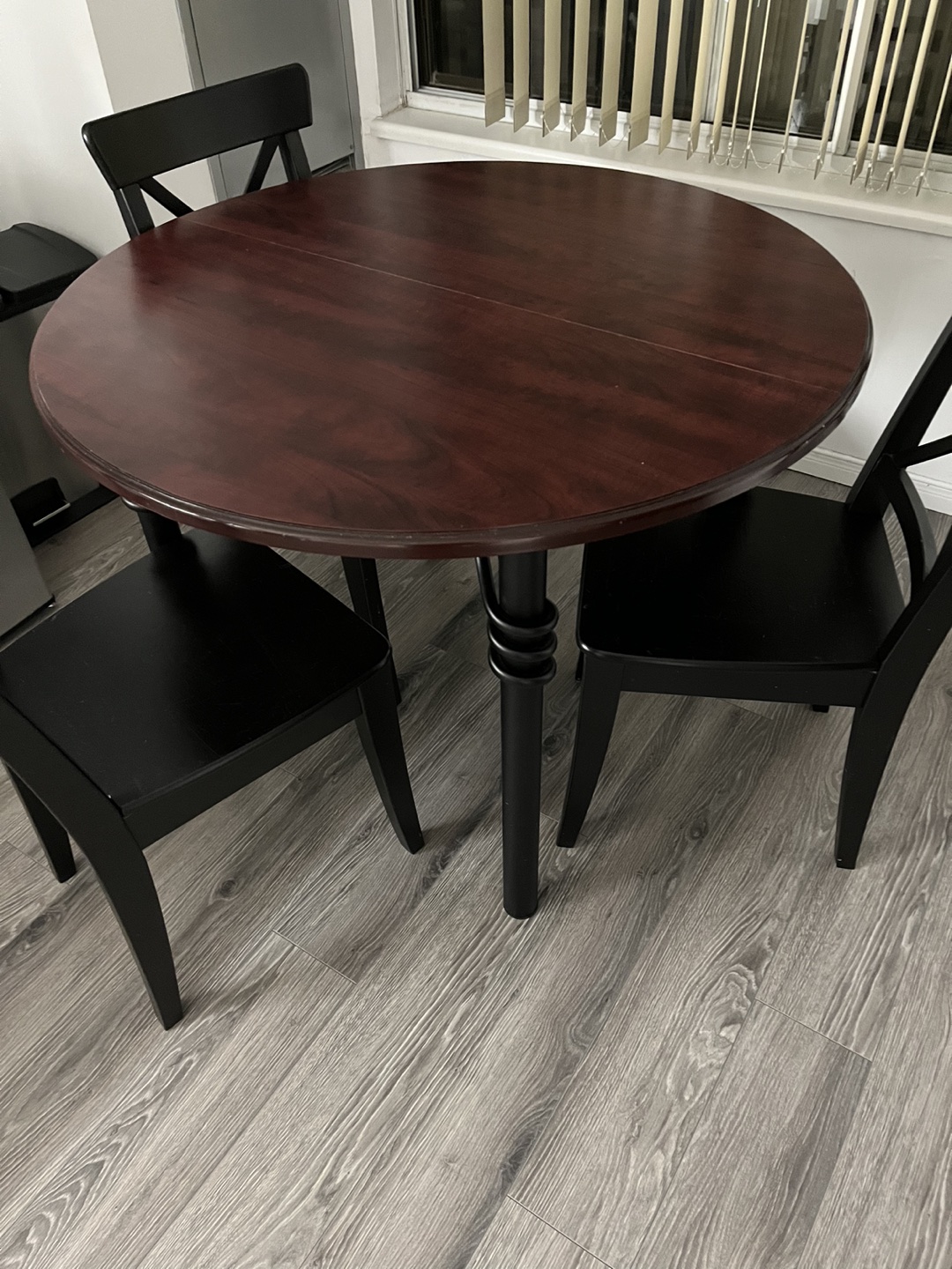 MOVING SALE- Table with extension and three chairs - photo 3