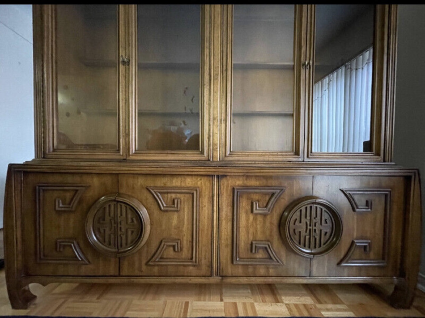 Vintage Wooden Hutch / Display Cabinet - photo 3