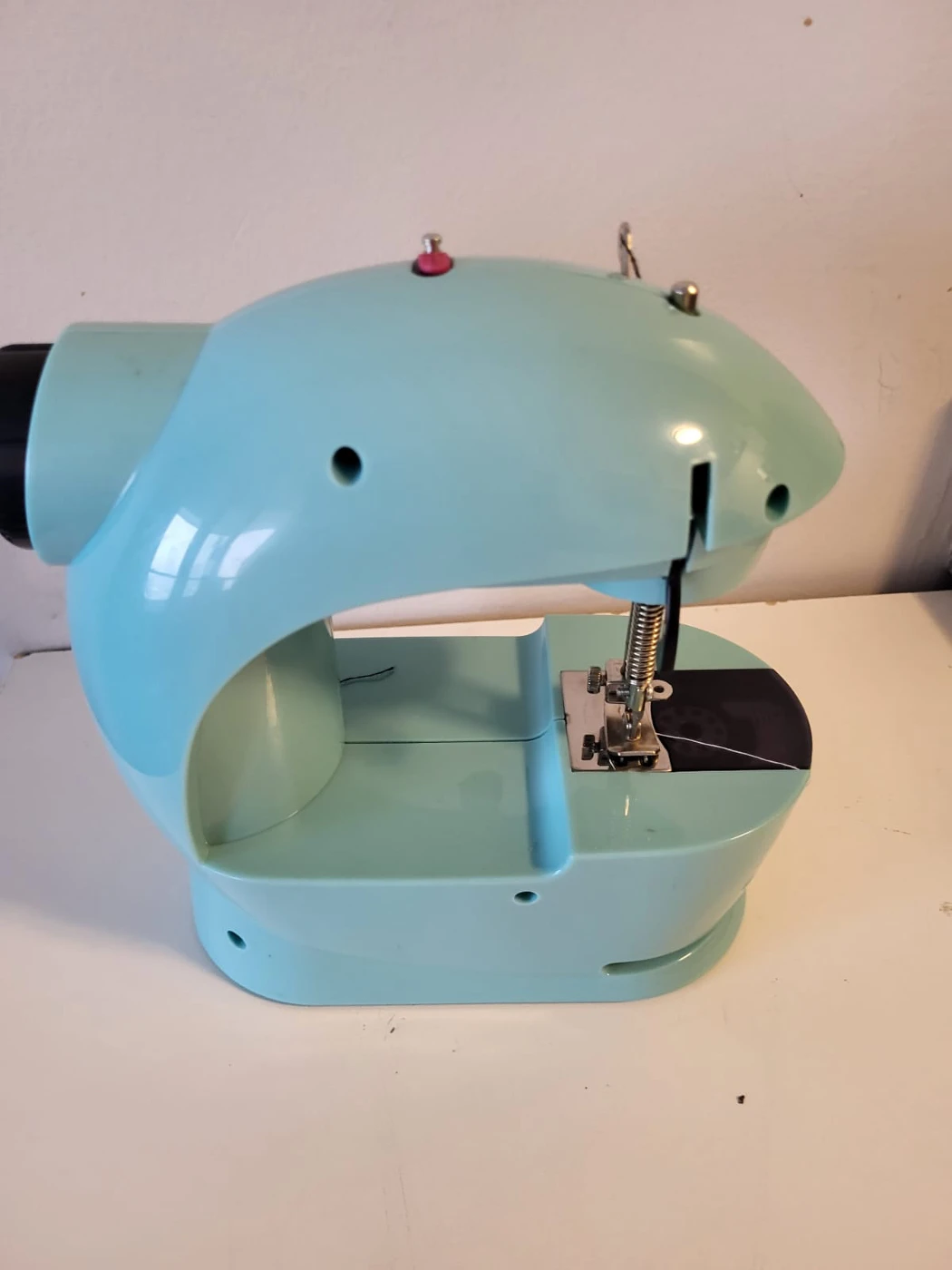 Sewing Machine - LIKE NEW