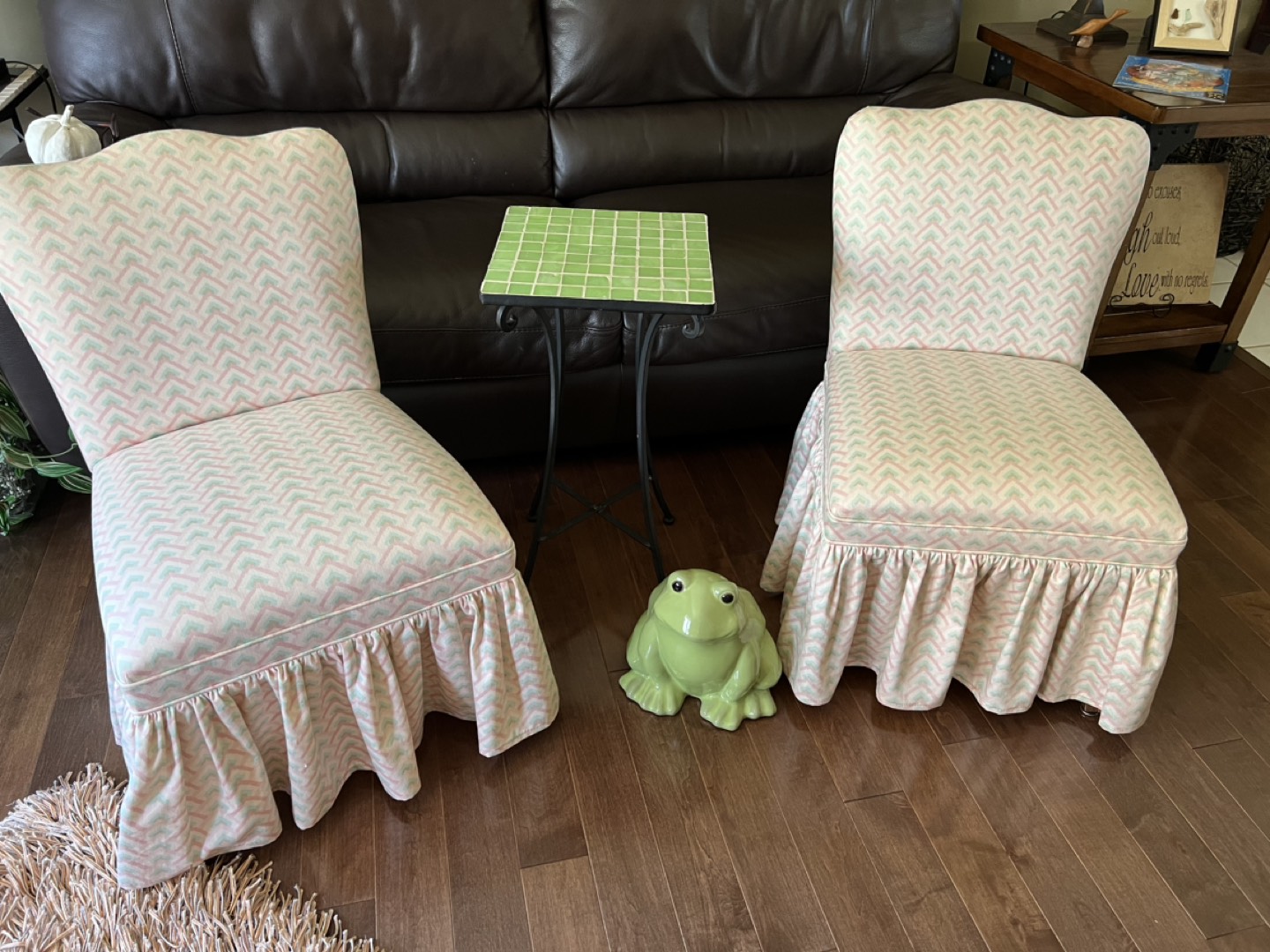Like new - smaller framed chairs thumbnail