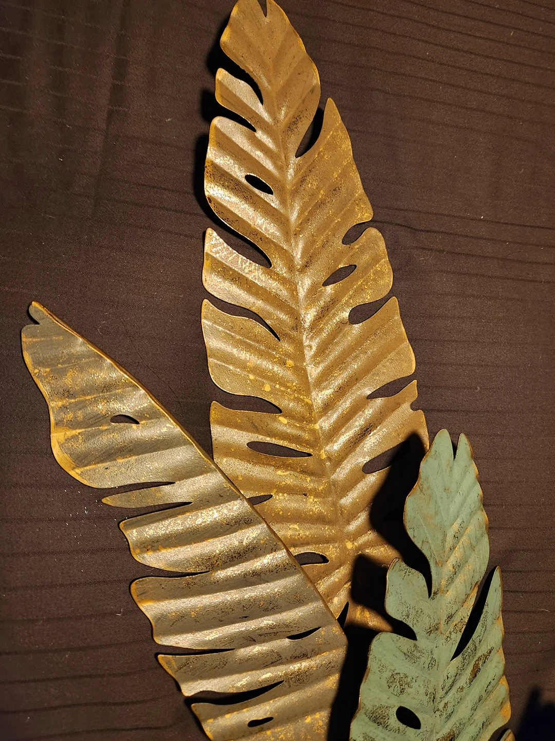 Metal palm leaf wall art image indicator(2)