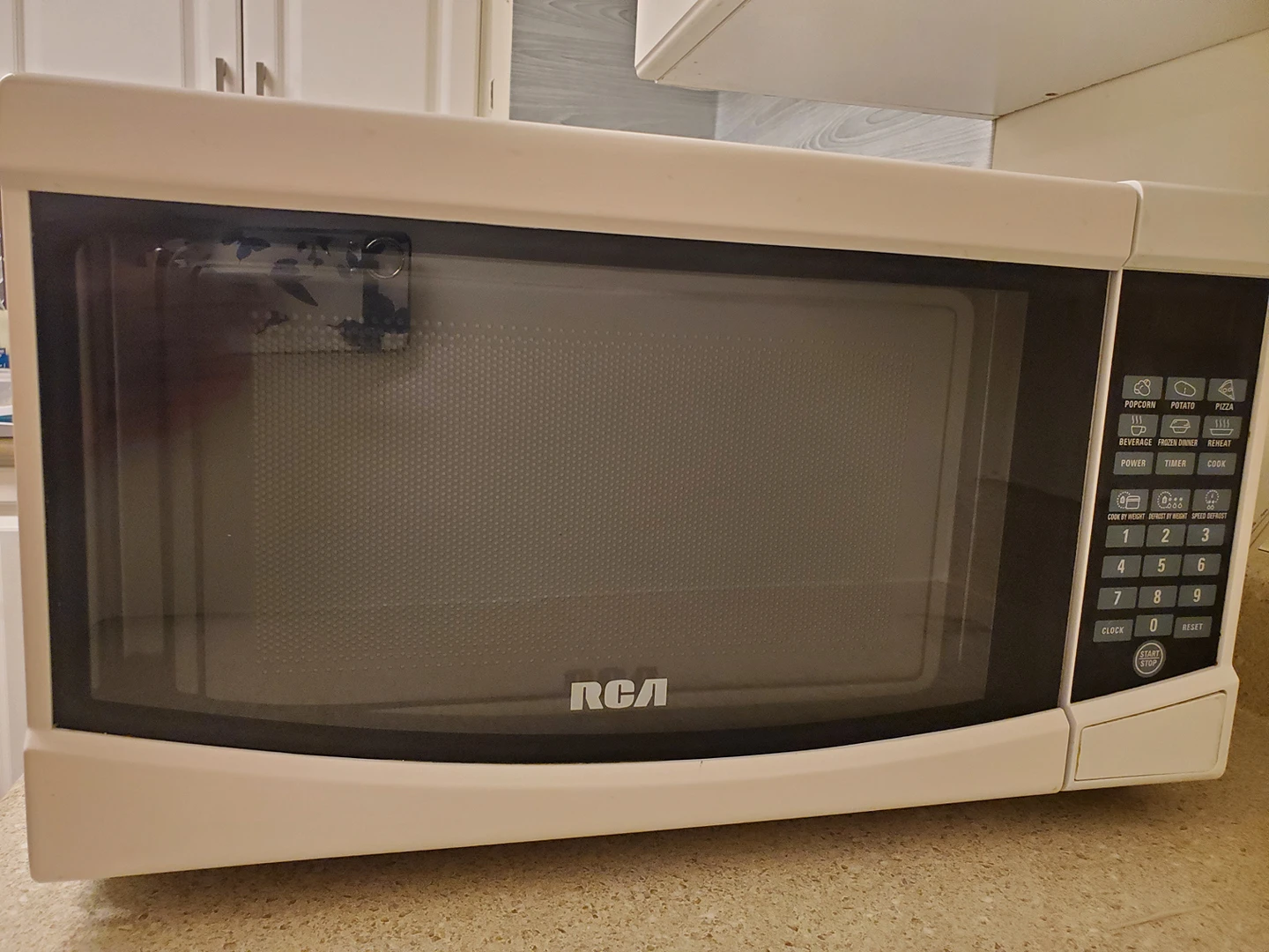 RCA 0.7 CU FT Microwave White thumbnail