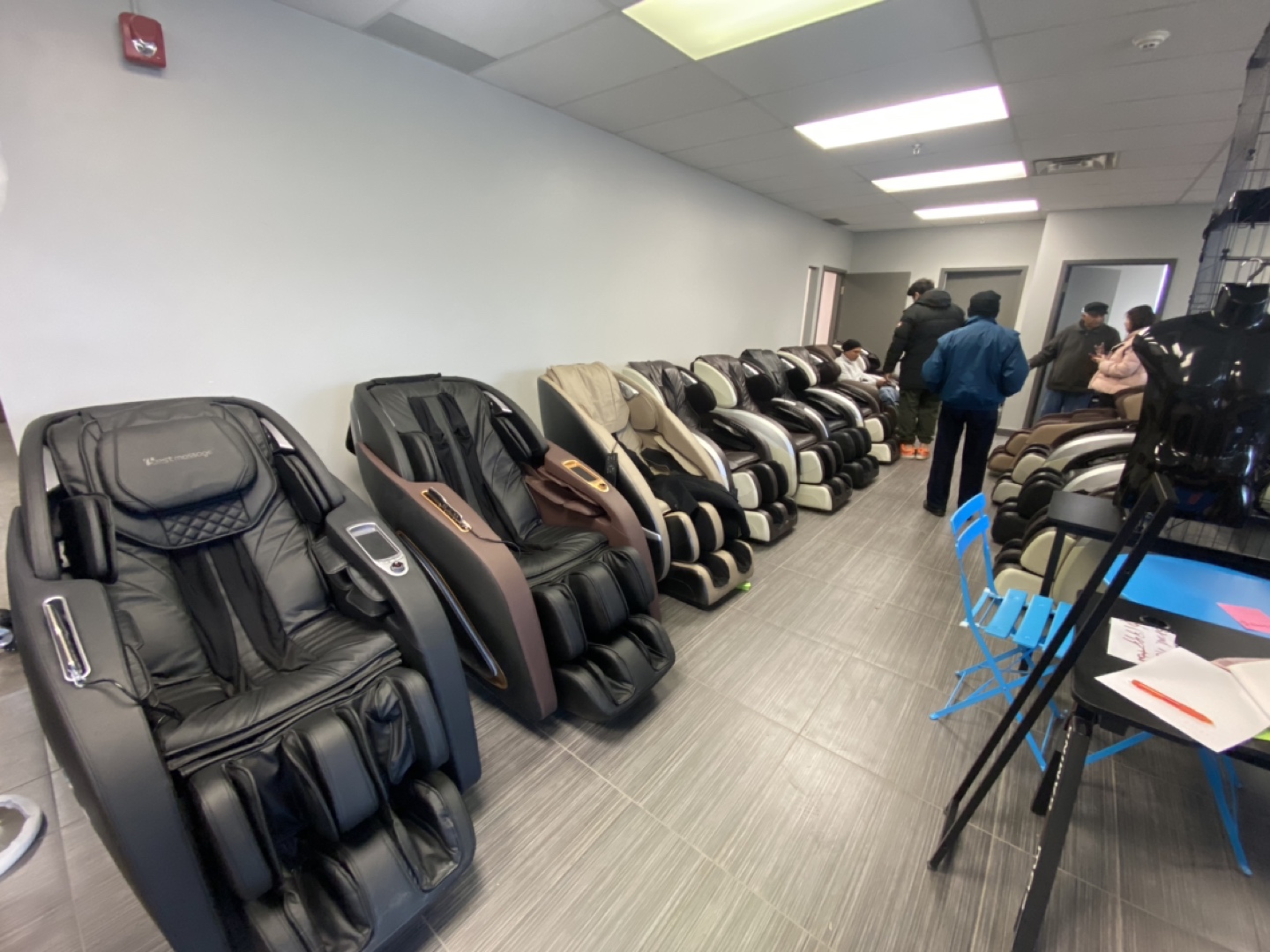 Warehouse sale massage chair