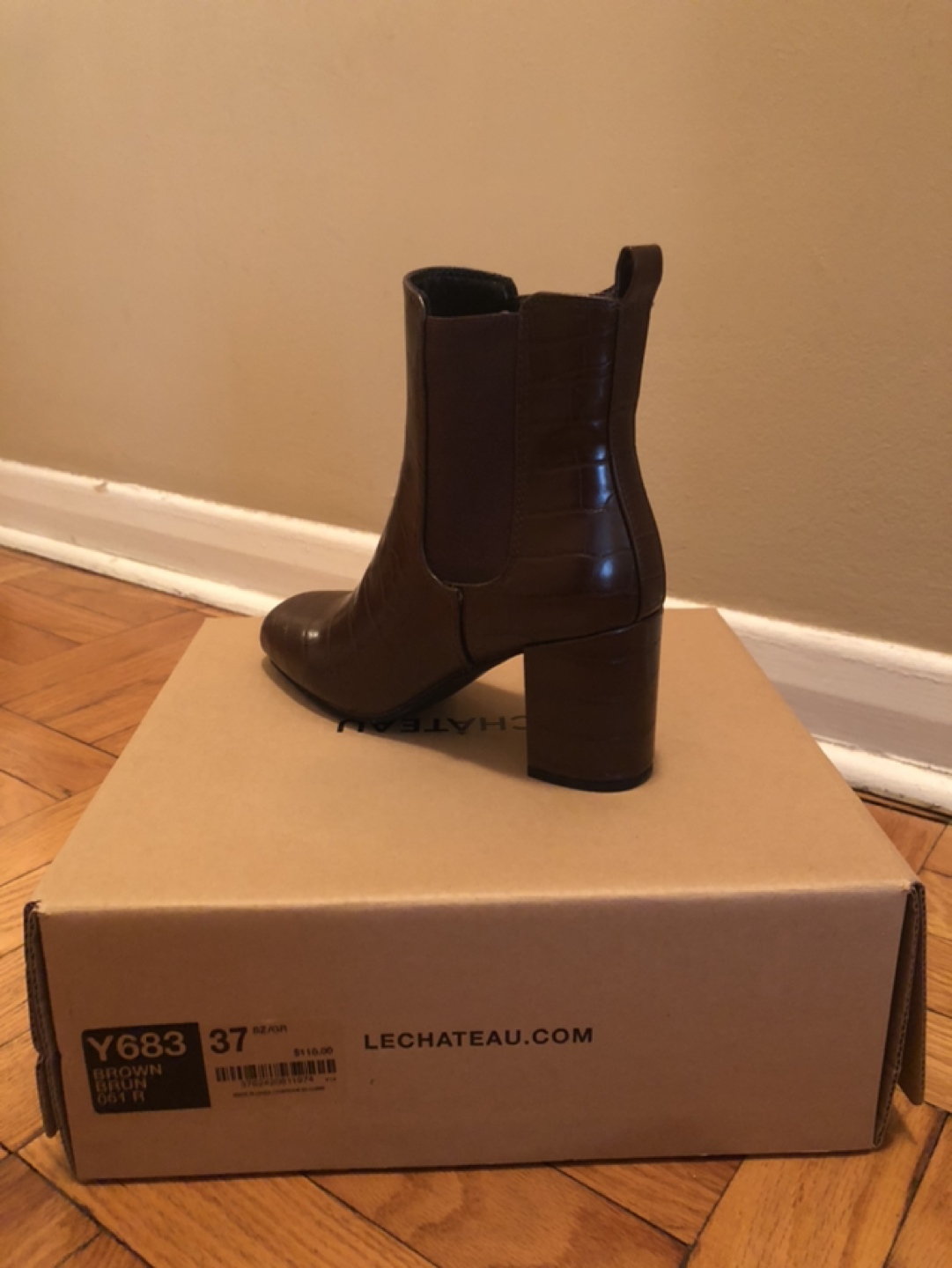Brand New out of the box Women’s Brown Booties Size 6.5 image indicator(6)