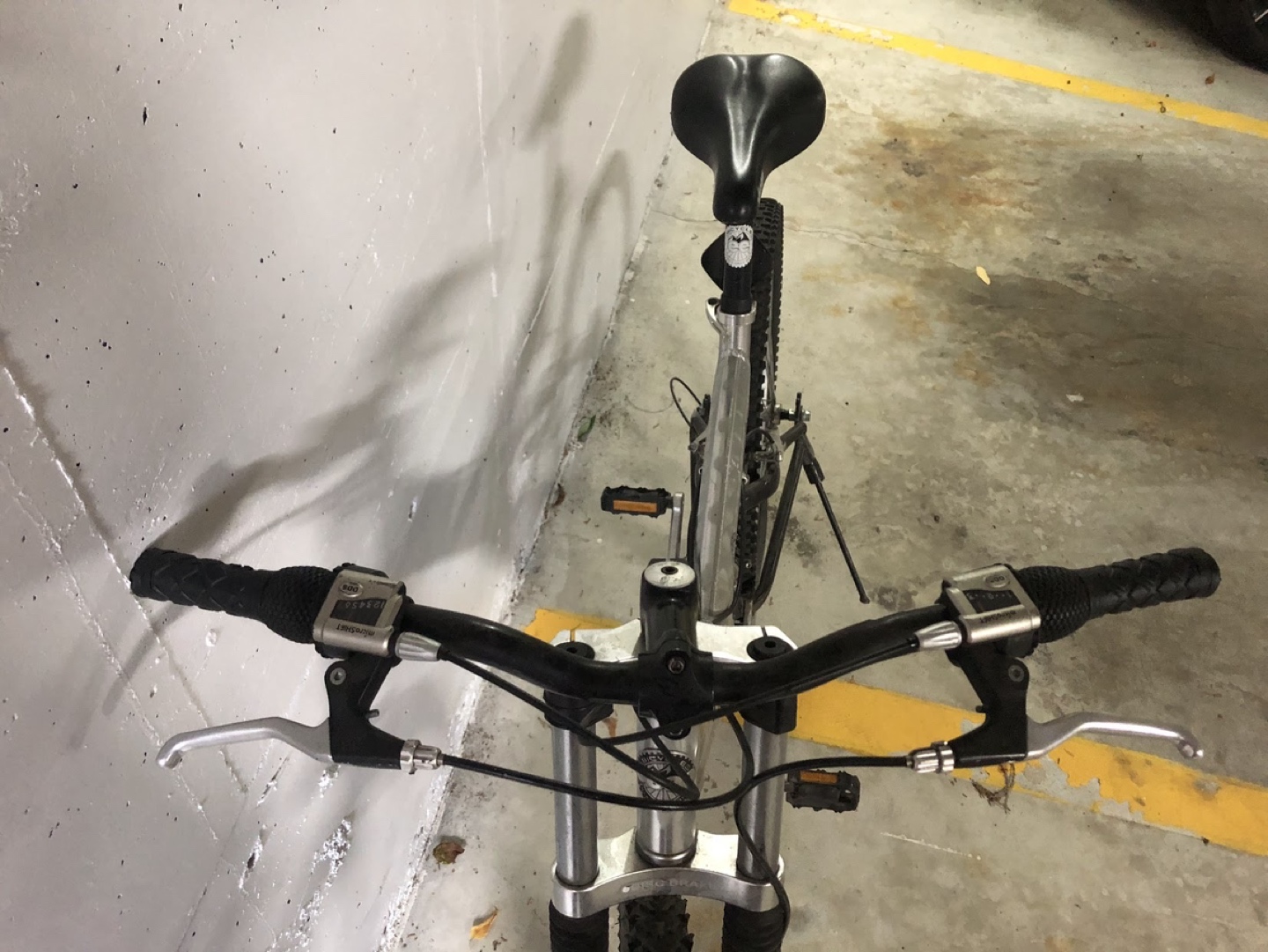 Jeep TJ Classic Men's 21 speed mountain bike image indicator(5)