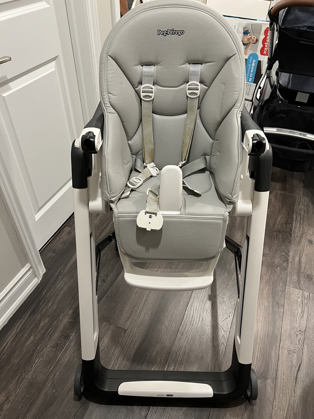 Pegpreggo high chair