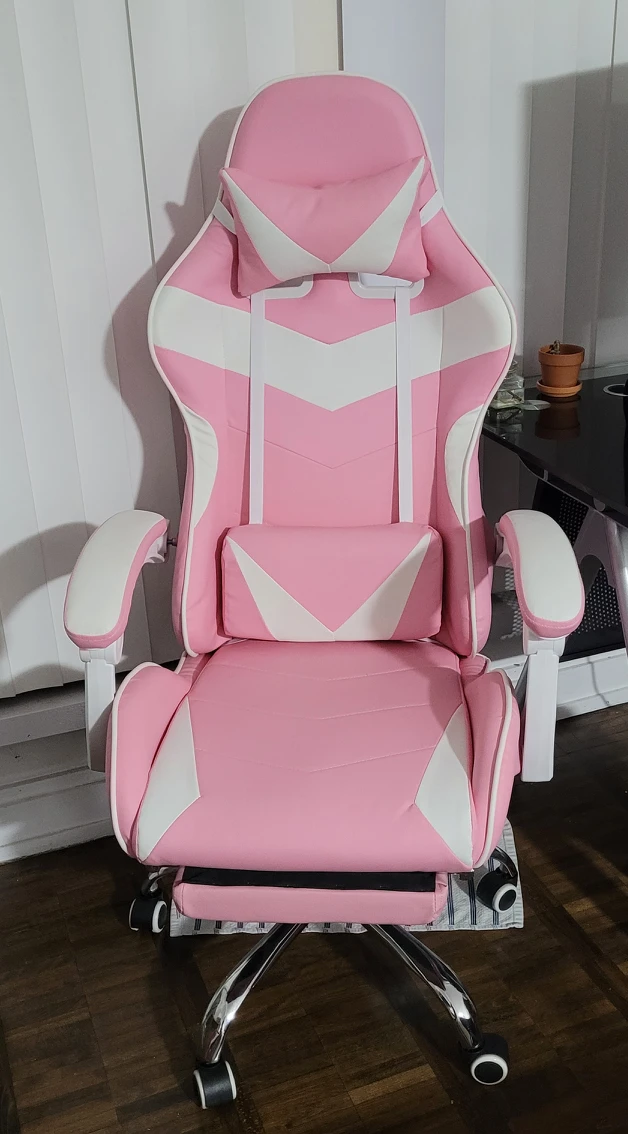 Pink Gaming Chair thumbnail