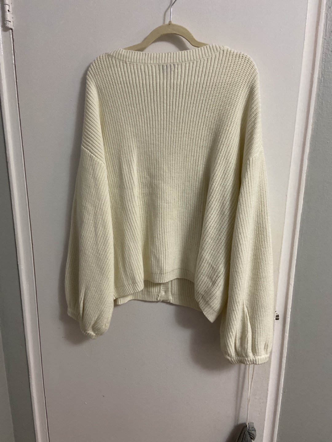 Sabo Skirt Square Neck white button up cardigan - XL image indicator(4)