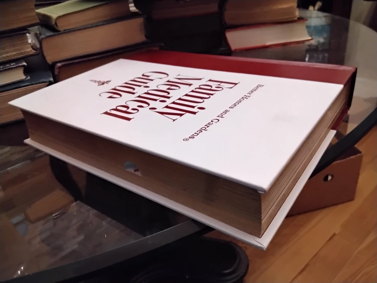 BETTER HOMES AND GARDENS FAMILY MEDICAL GUIDE image indicator(2)