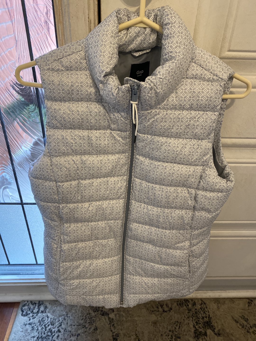 Women’s Vest | Size Small | Gap | BNWT thumbnail