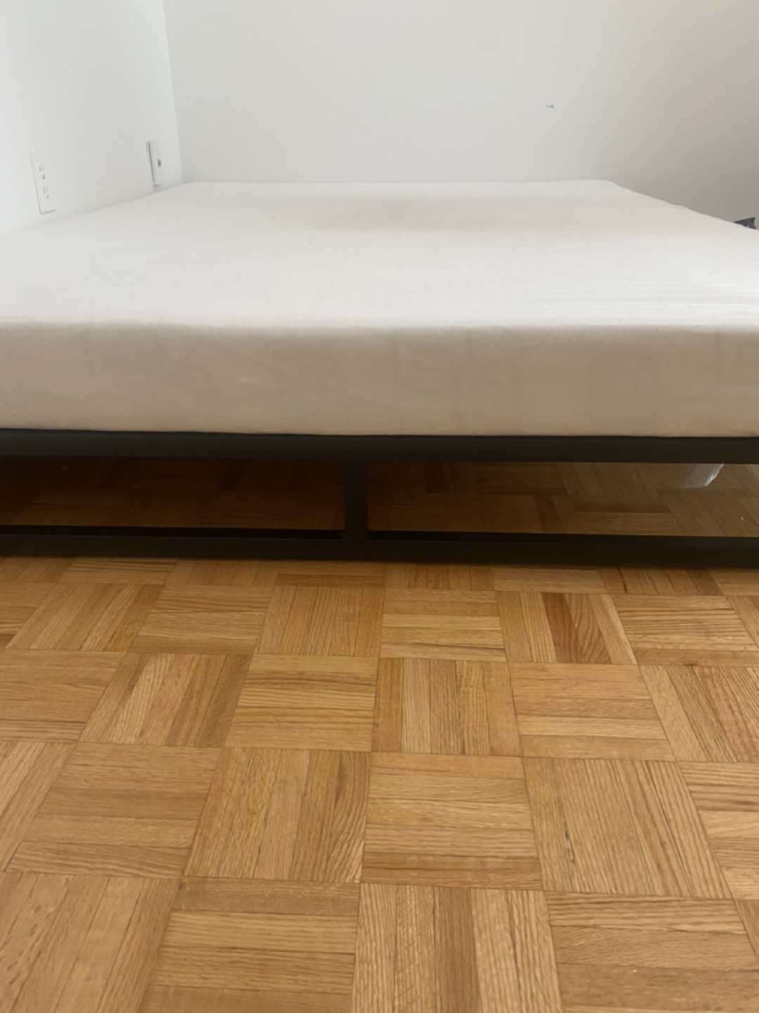 Bed frame and mattress - photo 3