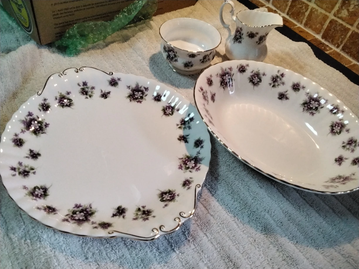 Royal Albert "Sweet Violets " Collection SELLING AS BUNDLE ONLY! thumbnail
