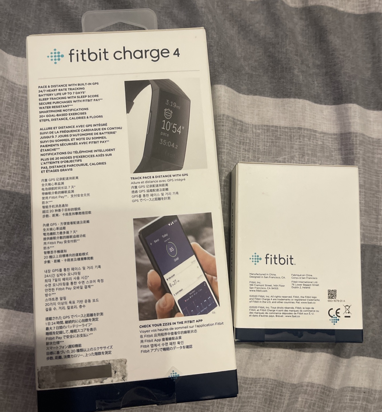 BNIB Fitbit charge 4 - photo 2