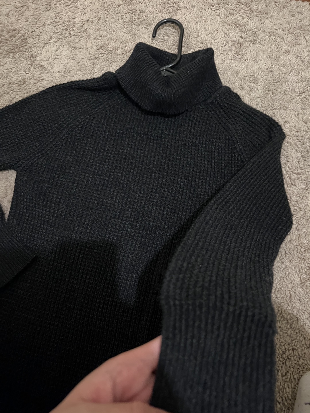 Black winter turtle neck sweater  ((Christmas offer below))👇🏻👇🏻 thumbnail