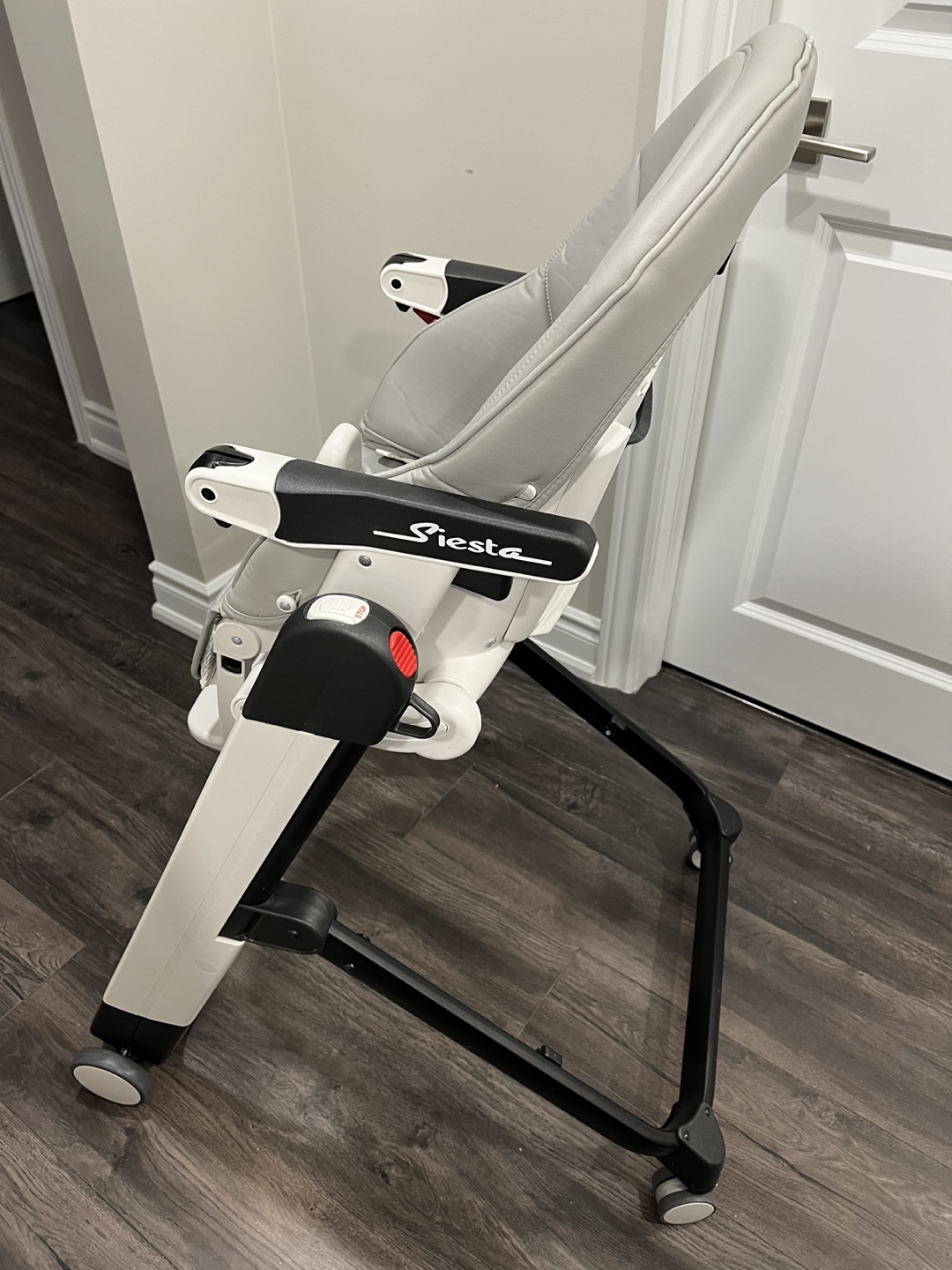 Pegpreggo high chair - photo 2