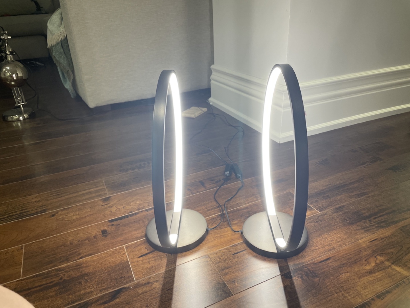 Led loop light for nightstand - photo 2