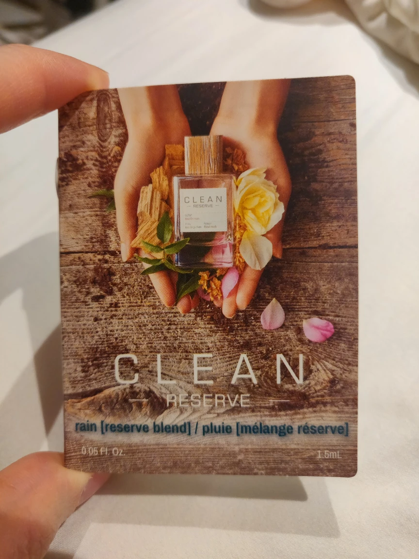Free perfume sample thumbnail