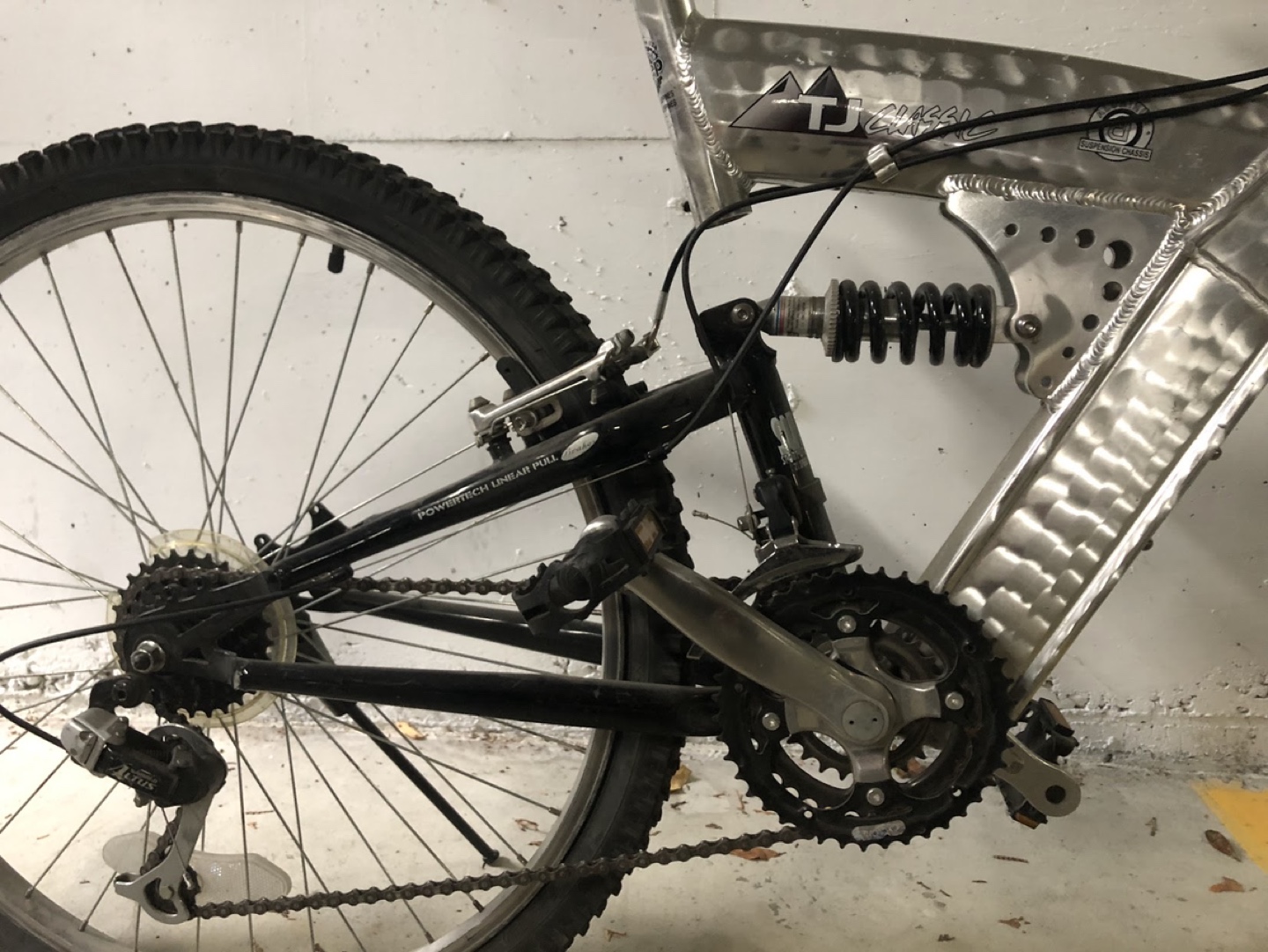 Jeep TJ Classic Men's 21 speed mountain bike image indicator(3)