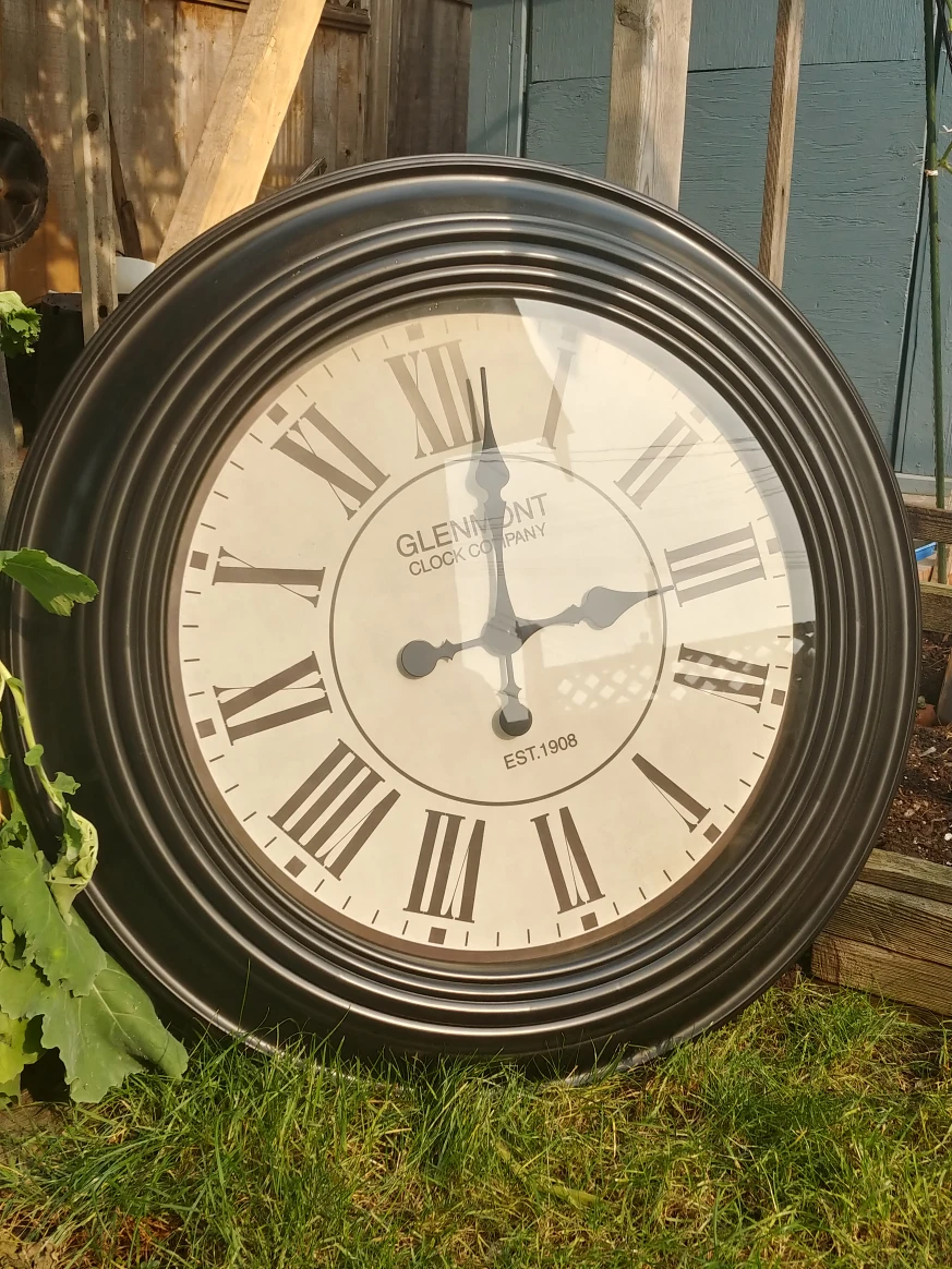 Giant clock