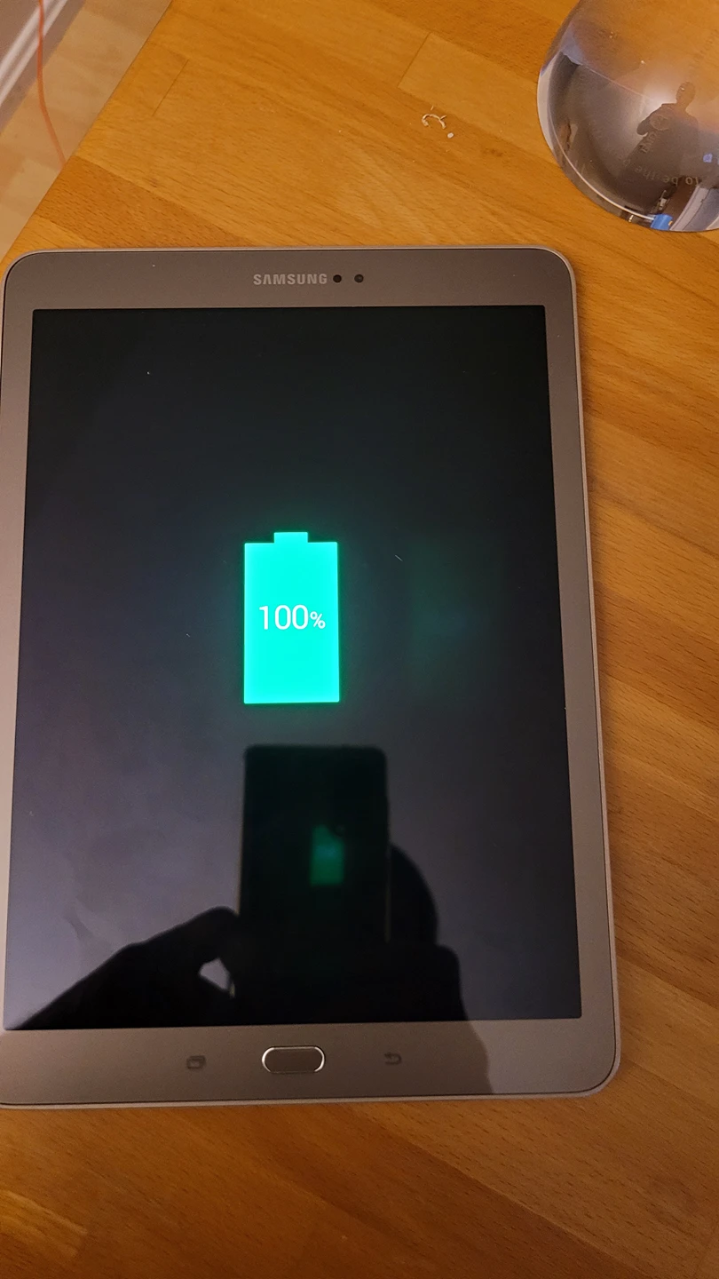 Samsung SM-T813 . for the perts. does not work thumbnail