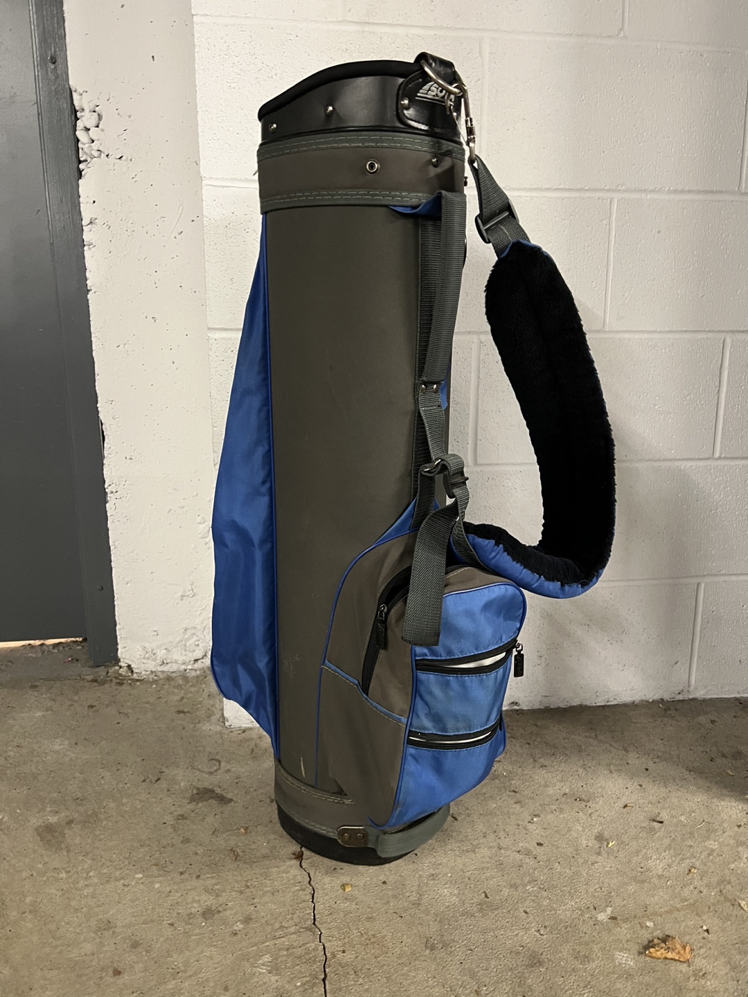 Golf bag thumbnail