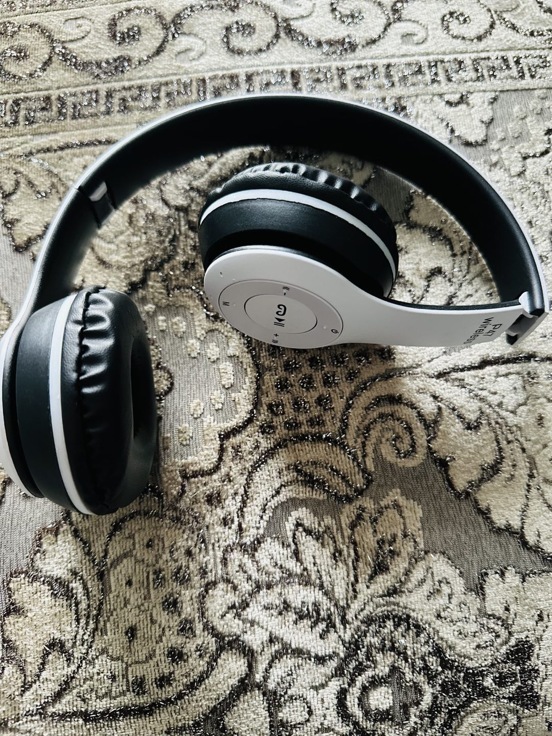 Wireless Headphones image indicator(2)