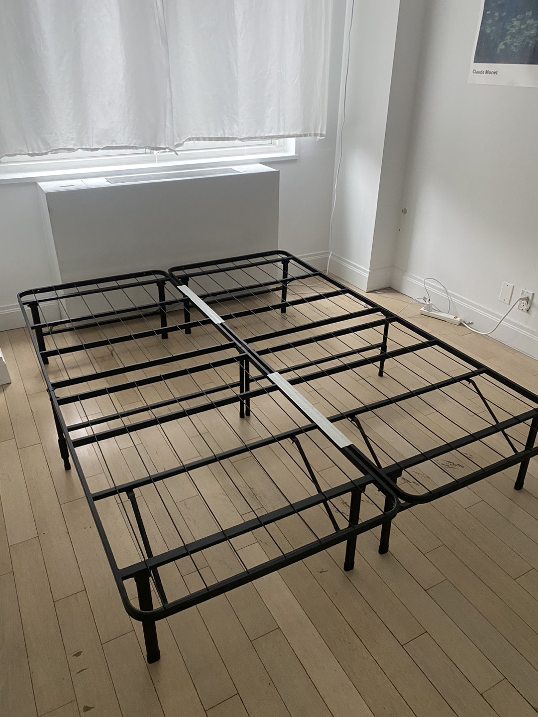 Queen size Mattress foundation easy to assemble