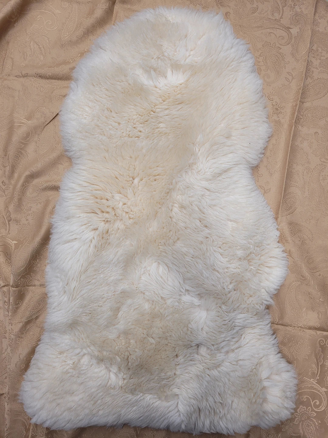 Fluffy Lambskin Rug thumbnail