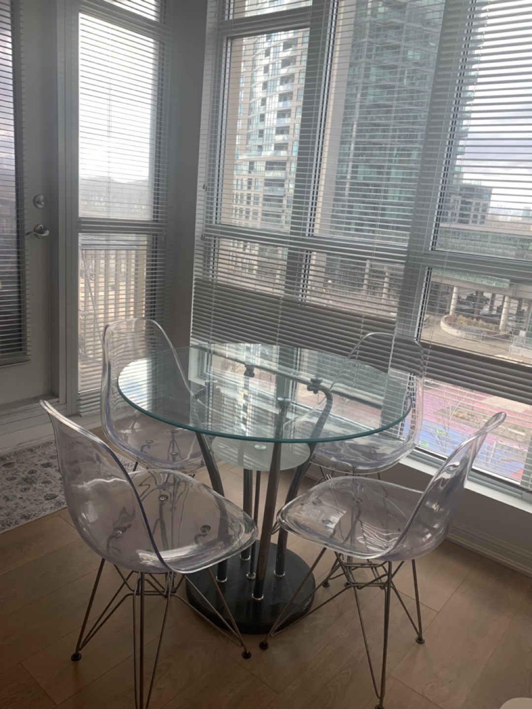 Dining table + 4 chairs - photo 4