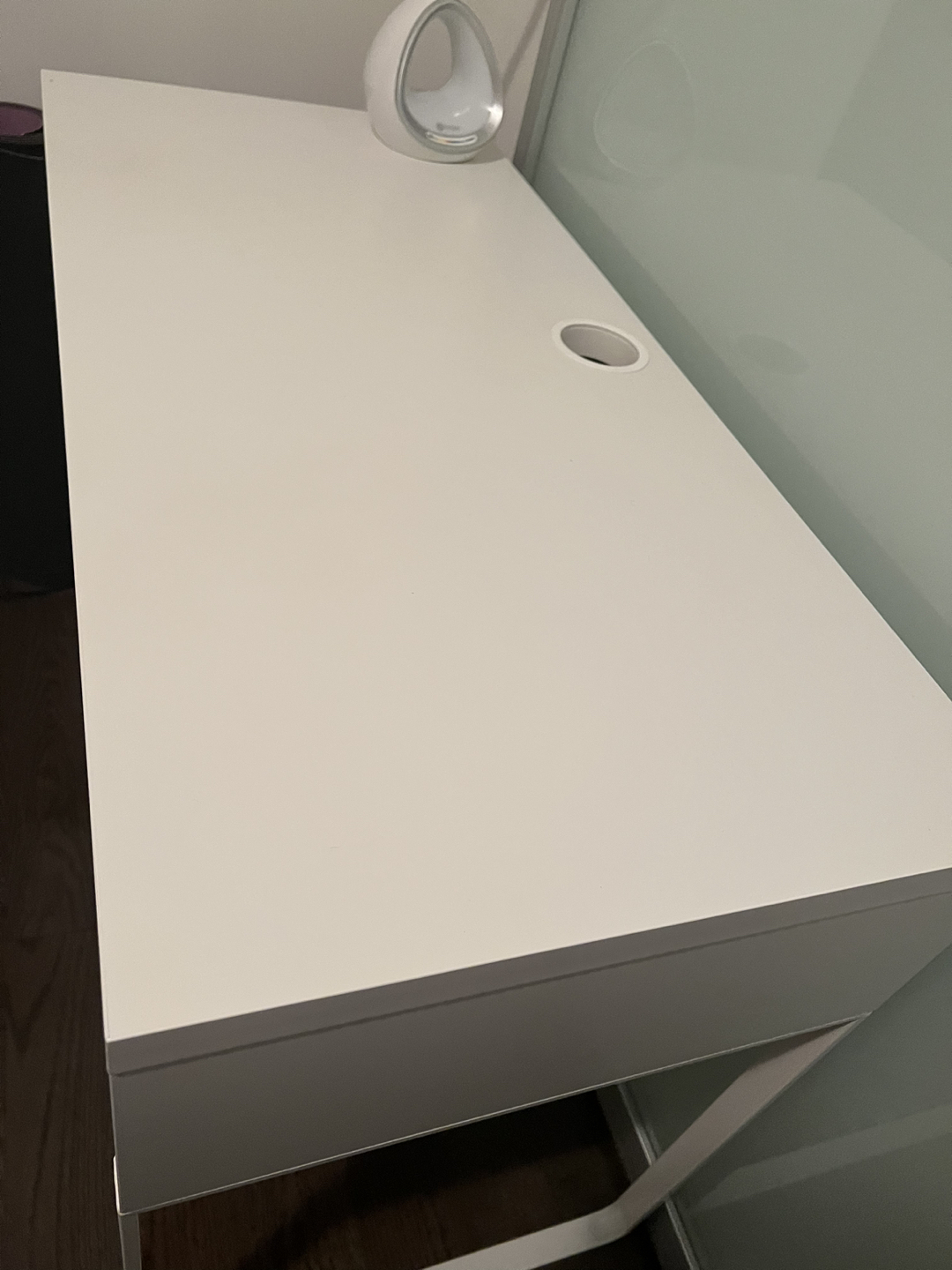 IKEA micke study desk - photo 2