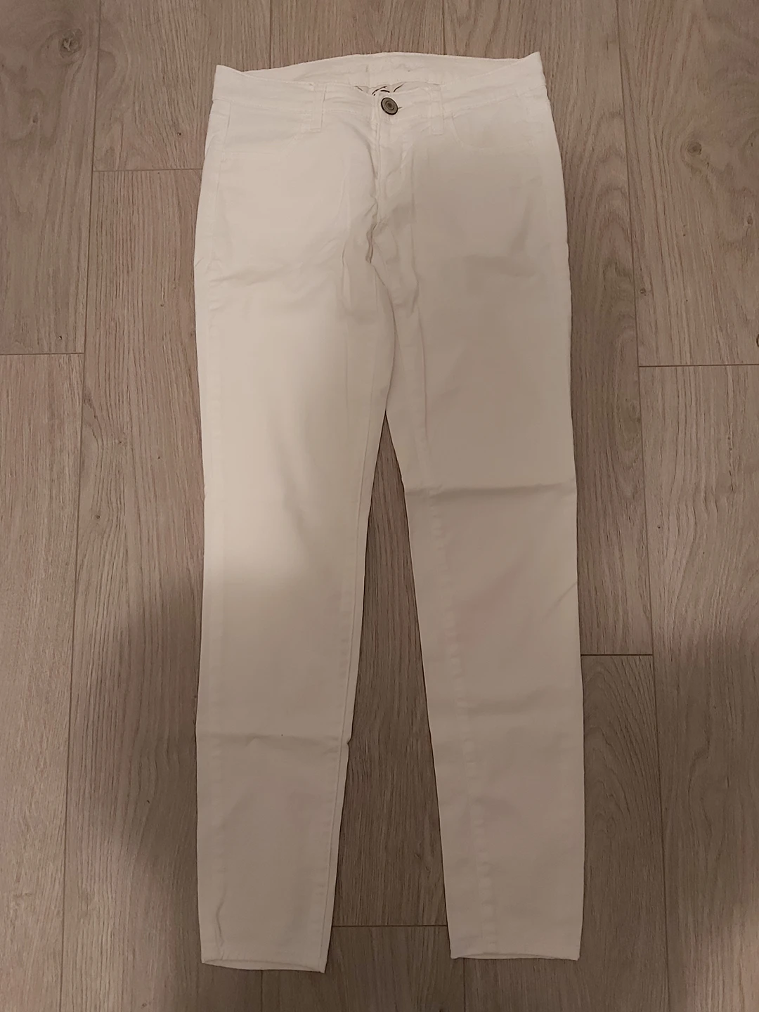 AE White pants