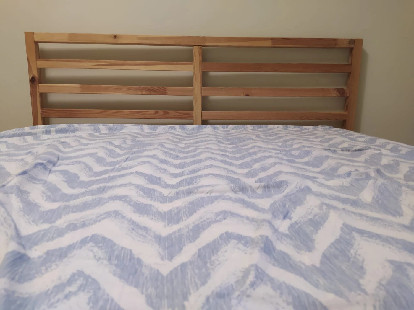 Tarva queen bed frame - photo 2