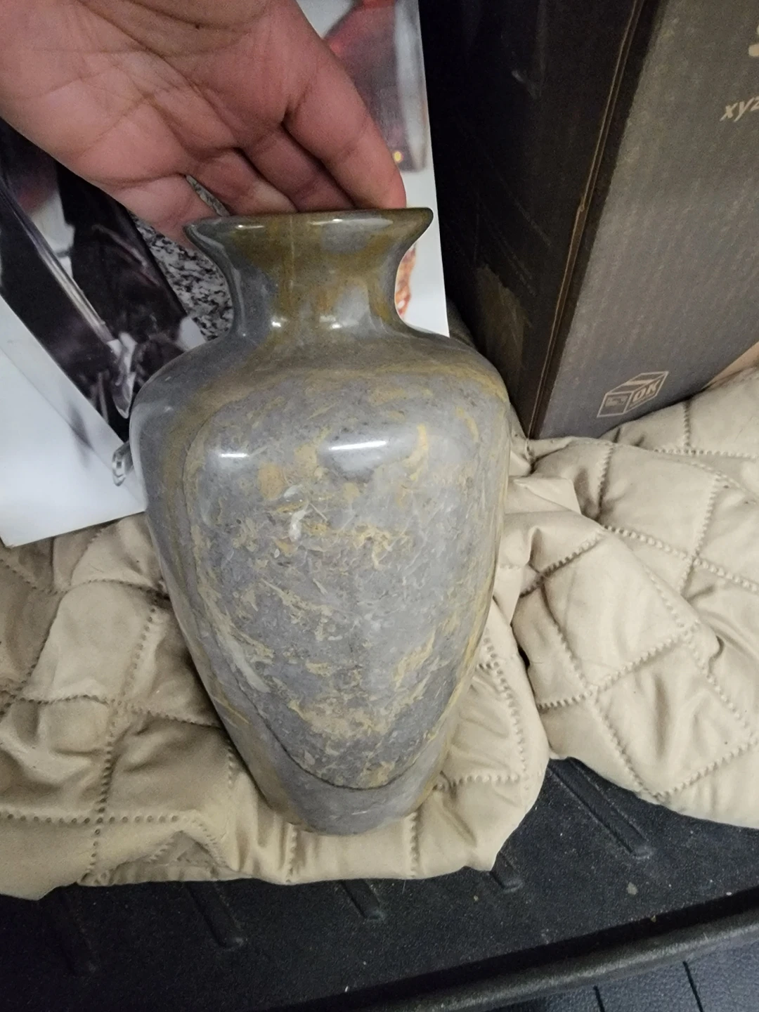 vase thumbnail