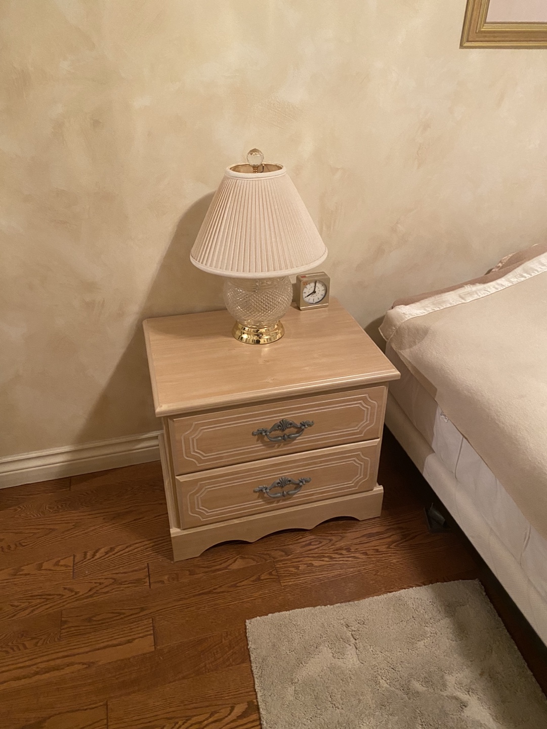 Bedroom set with queen mattress (no bed frame) - photo 3