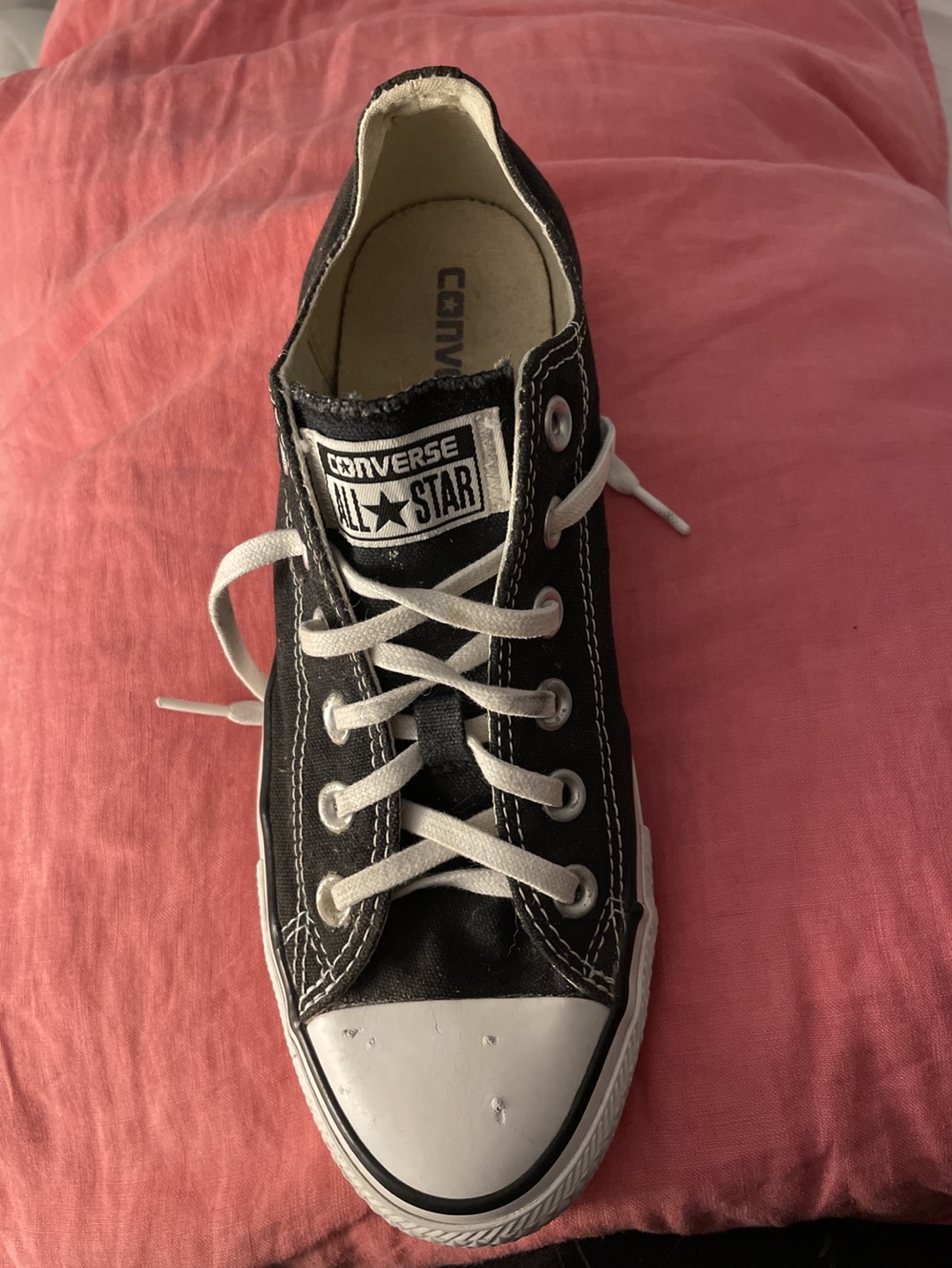 Converse Low Top Chuck Taylors Unisex image indicator(2)