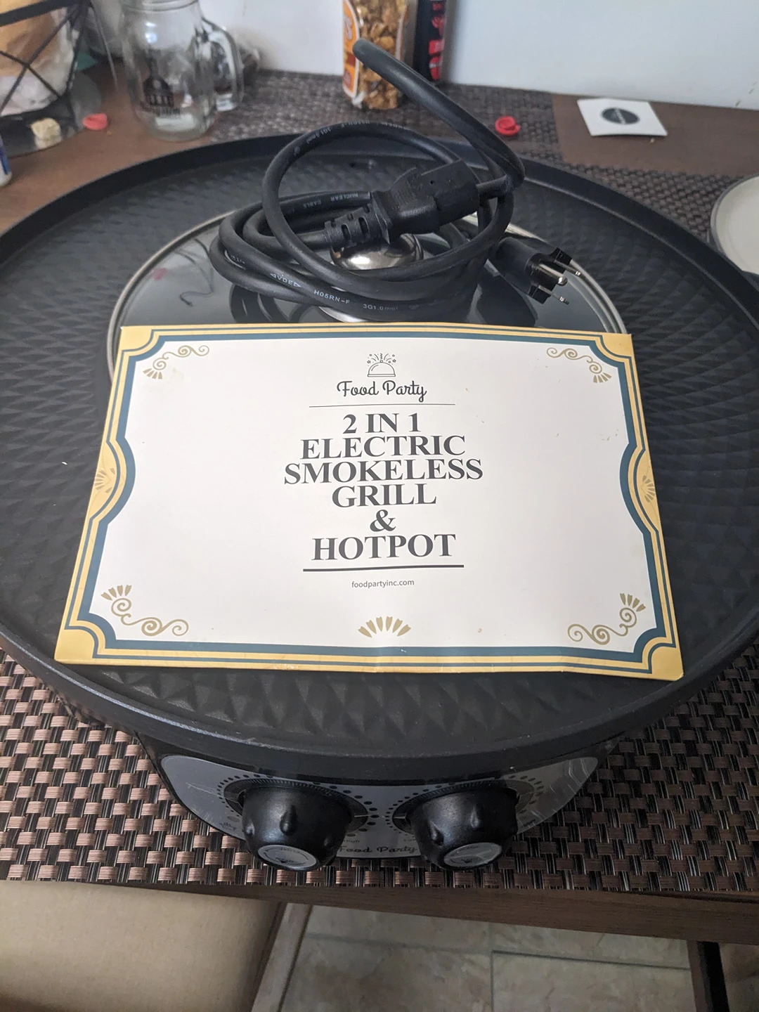 Food party,electic and smokeless grill with hotpot