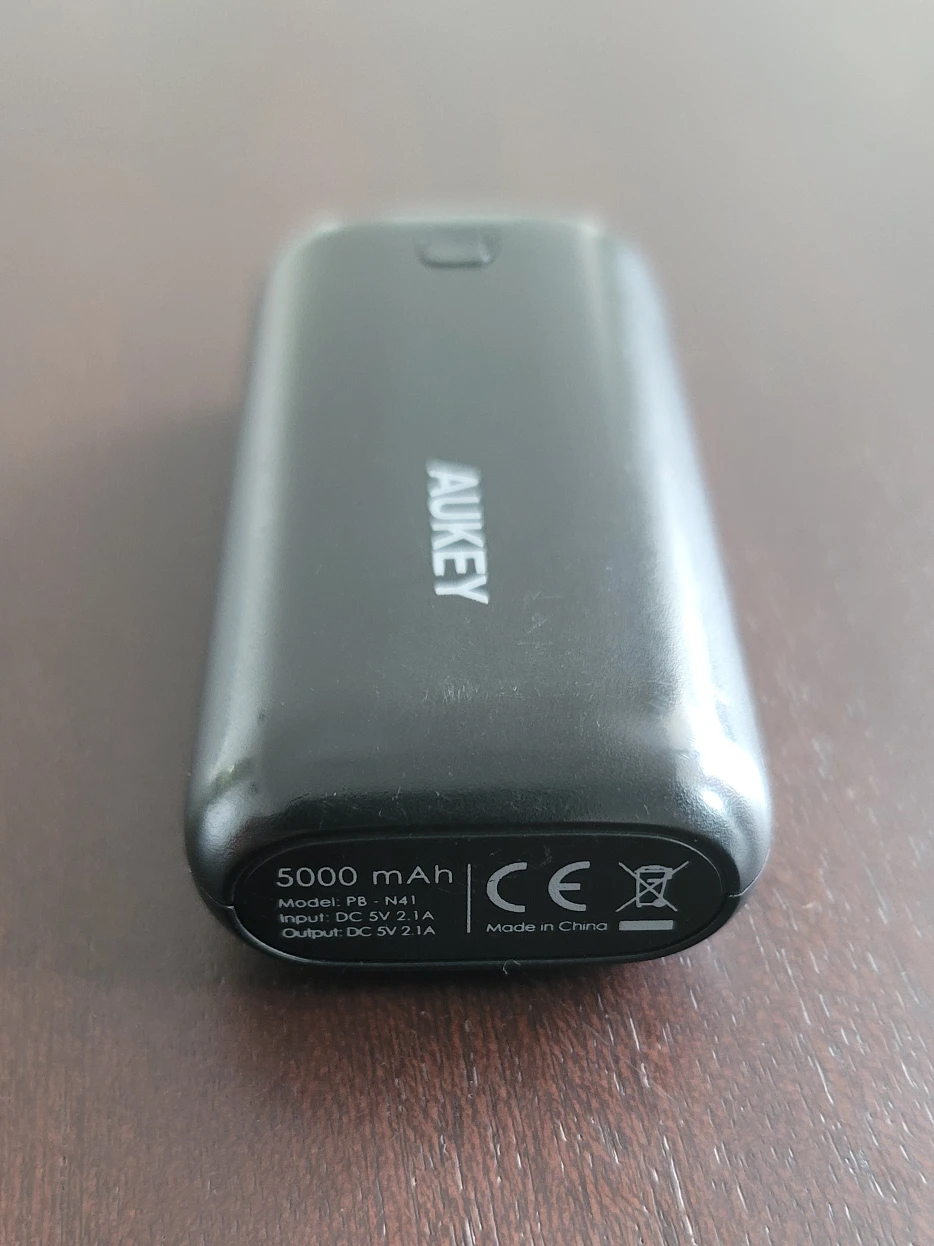 Aukey 5000 mAh Battery Bank image indicator(2)