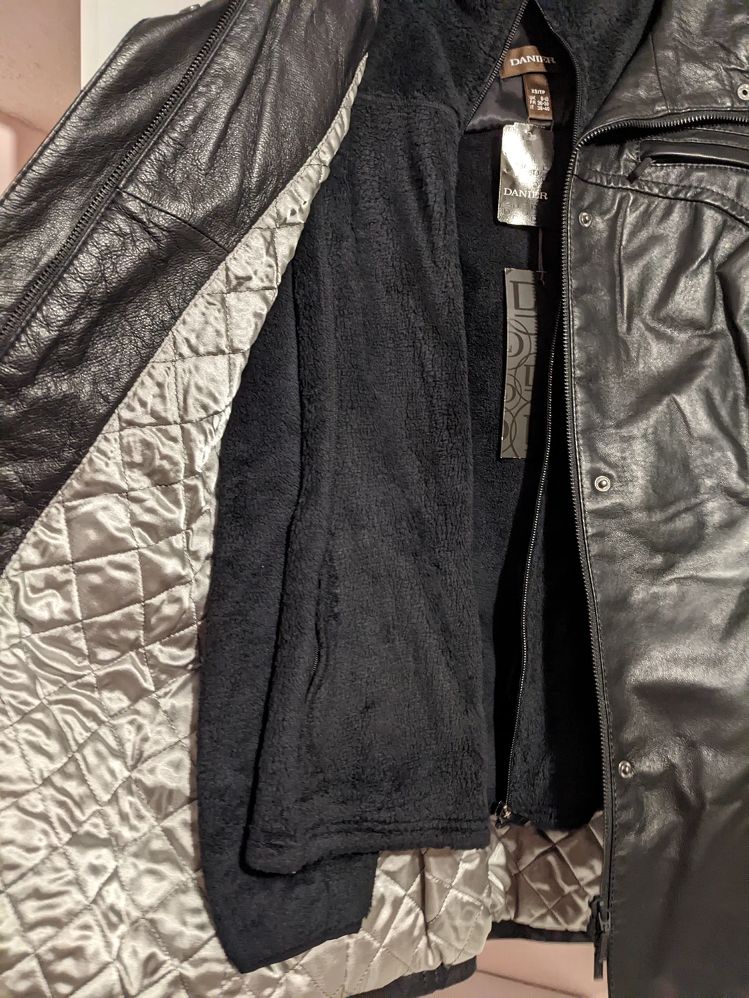 women's leather jacket - photo 4