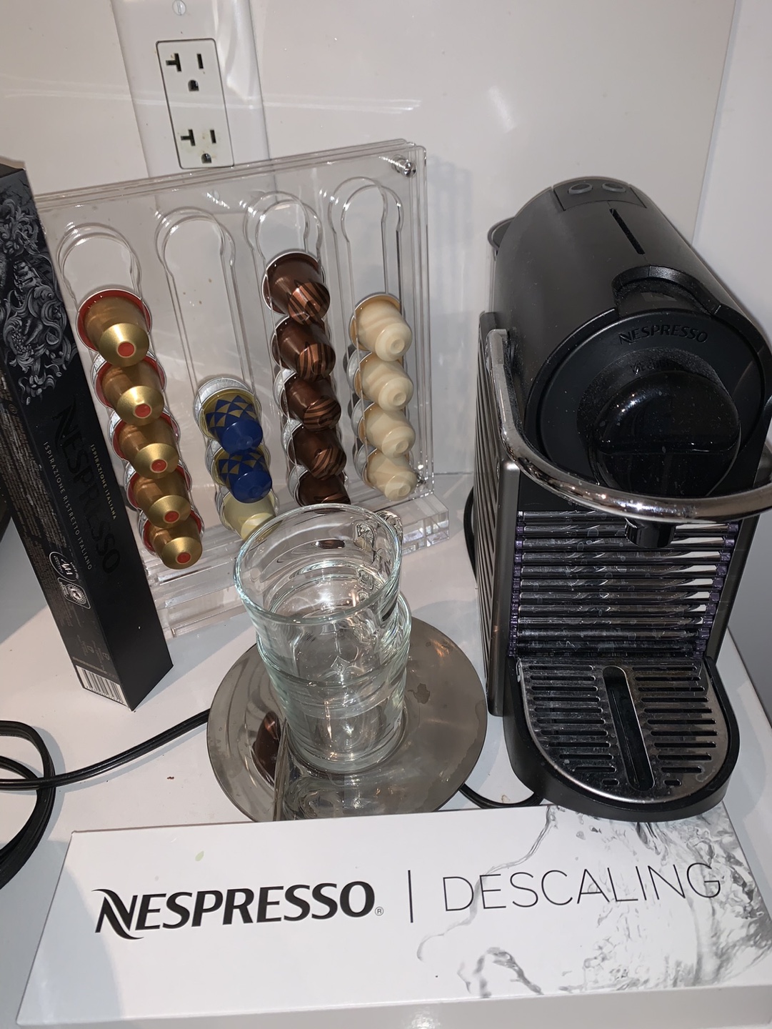 ALL! Nespresso machine + dispenser + cups + 38 free capsules - photo 5