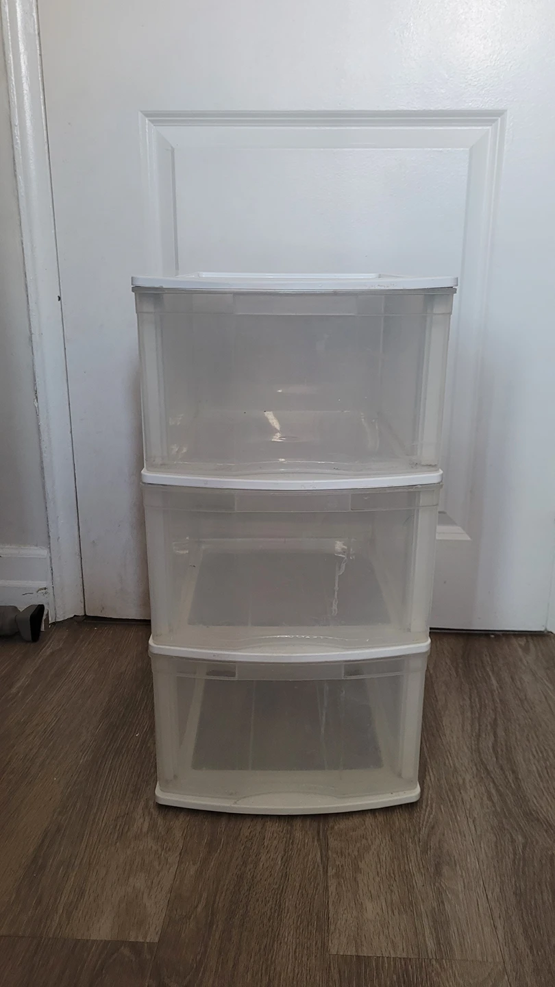 Plastic drawer