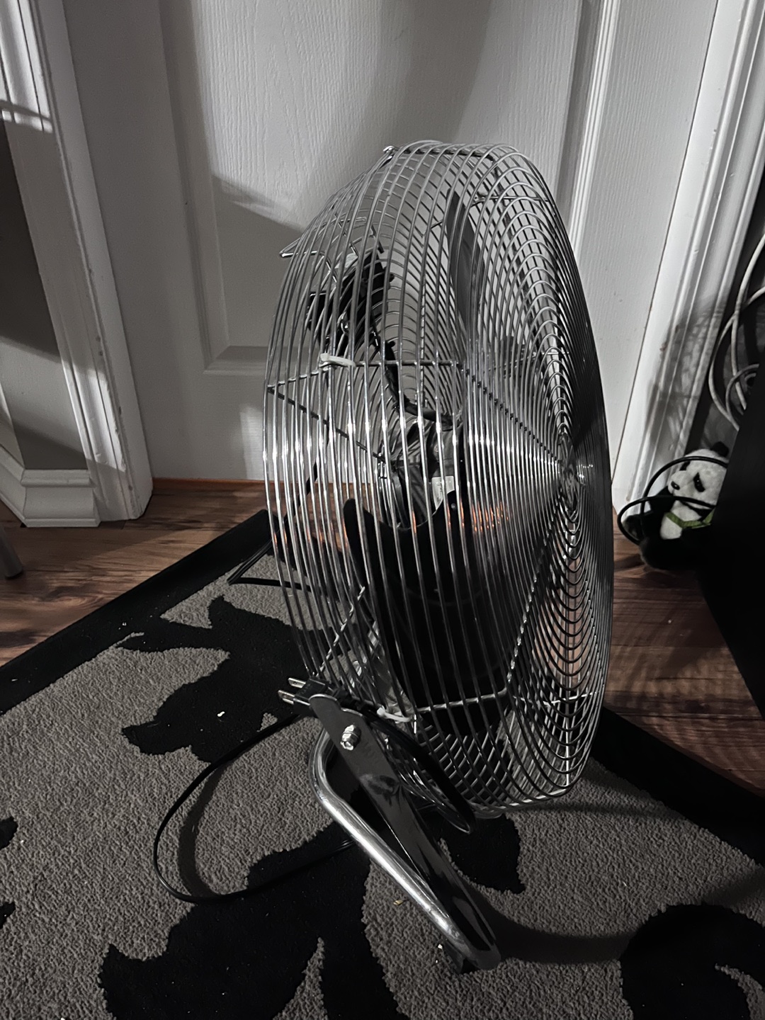 Industrial Fan 2 feet tall image indicator(3)