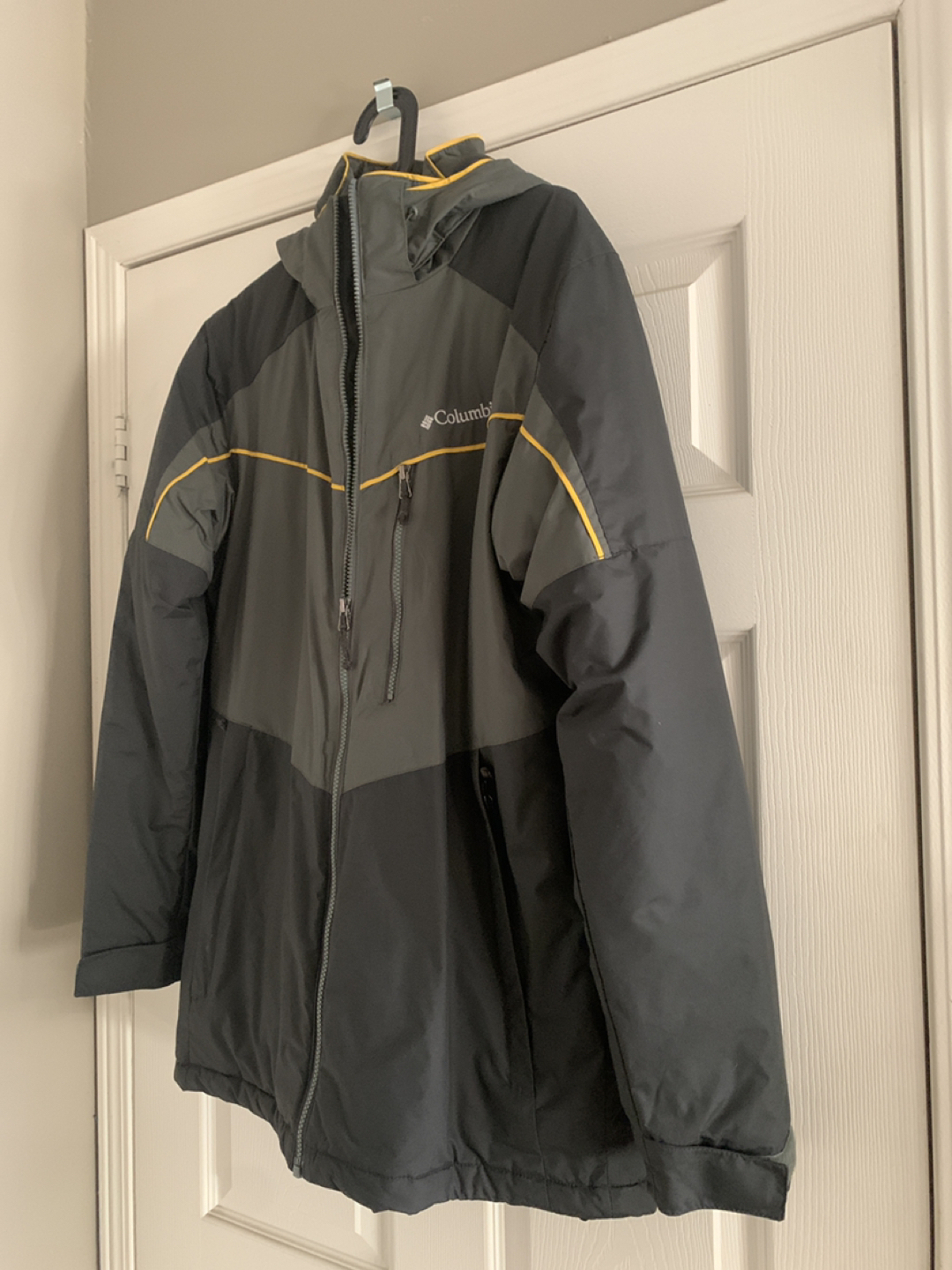 Olive green Columbia mens Winter jacket (like new) - photo 2