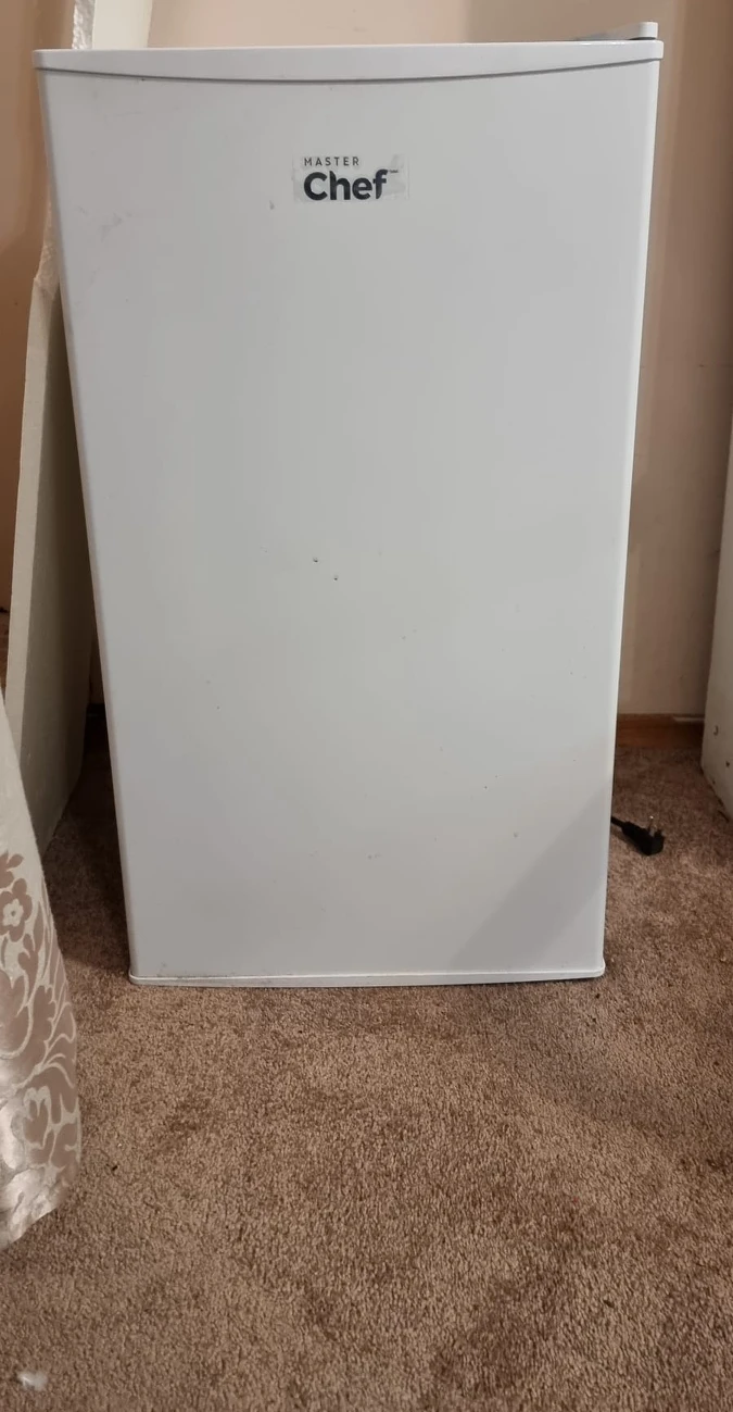 1 year old Mini Fridge Used like New for Sale thumbnail