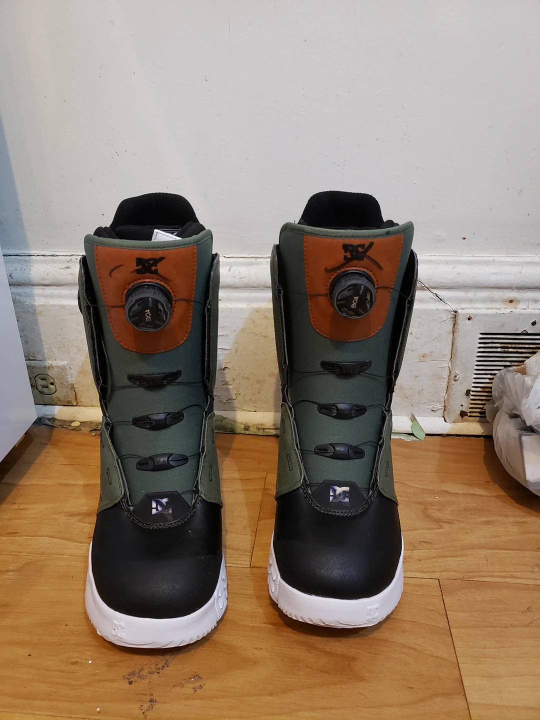 DC snowboarding boots - photo 2