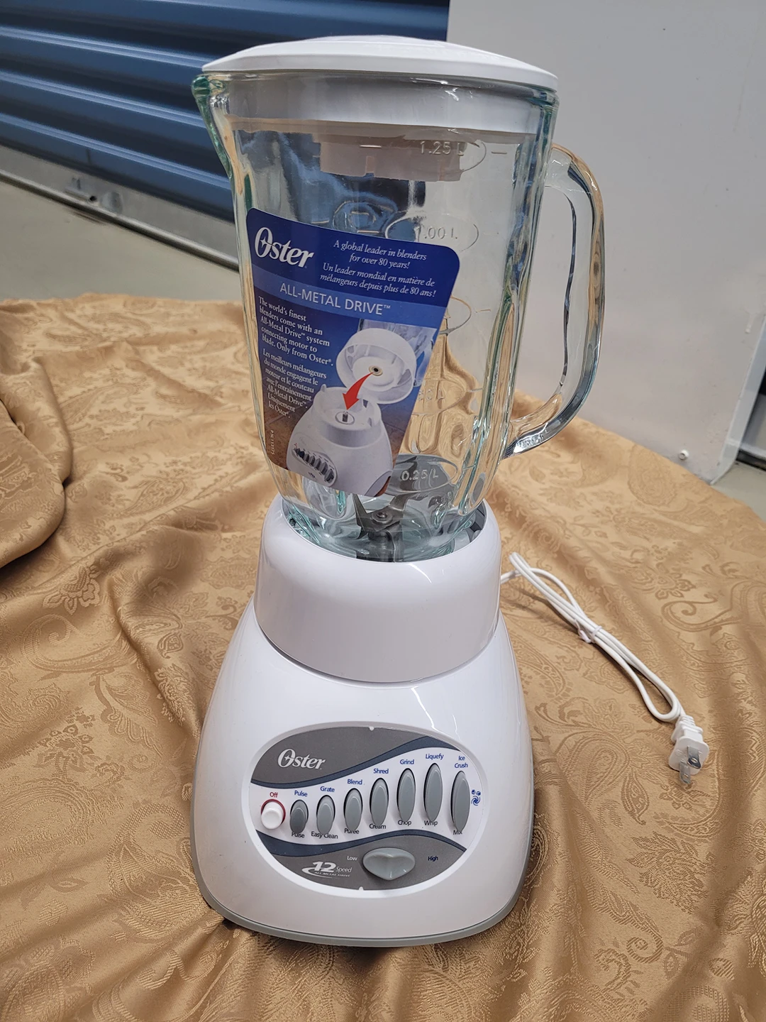 Oster 12 Speed Blend in White thumbnail
