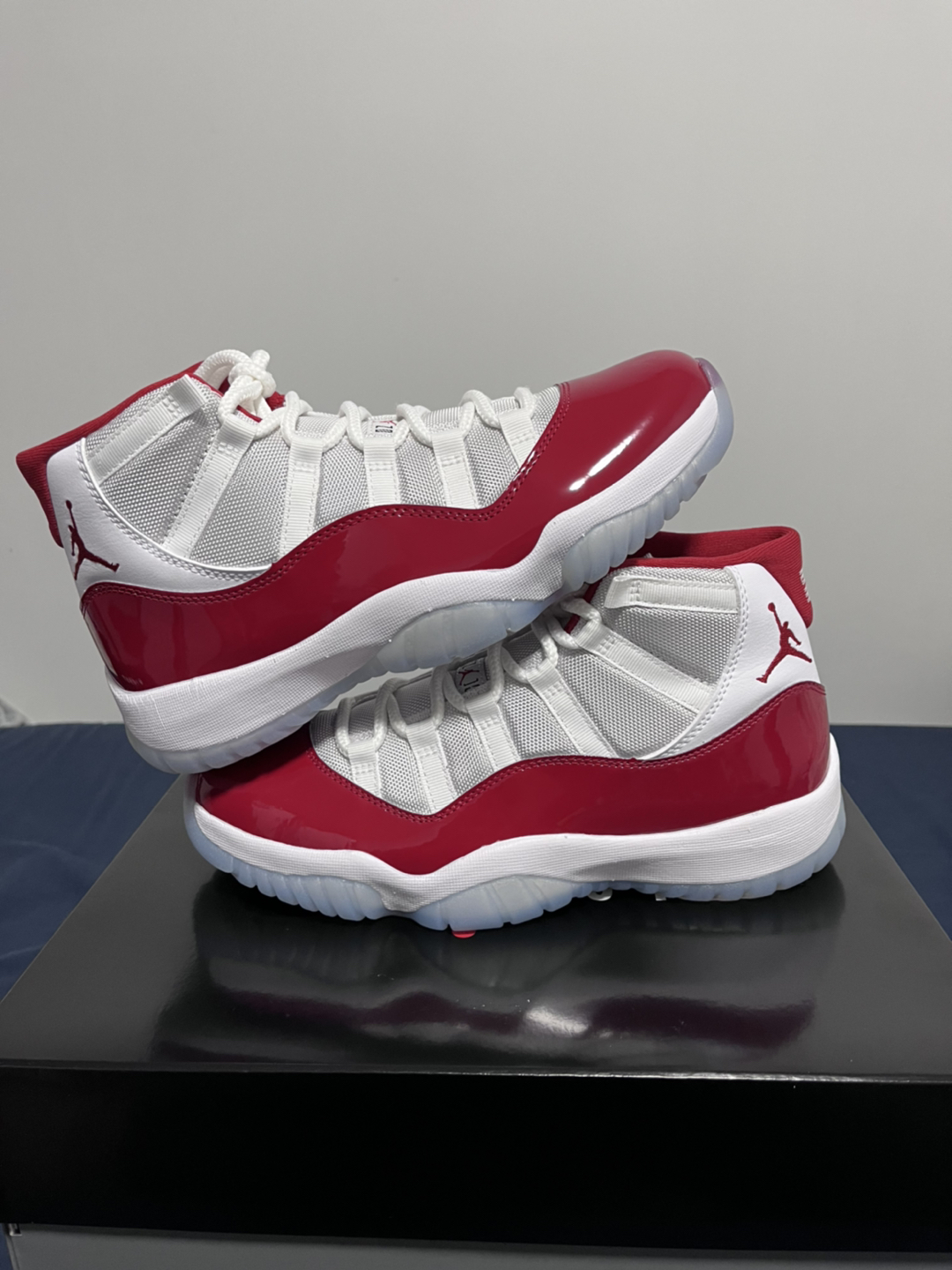 Air Jordan 11 cherry size 10 thumbnail